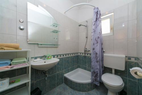 One Bedroom Apartment with Terrace and partial Sea View