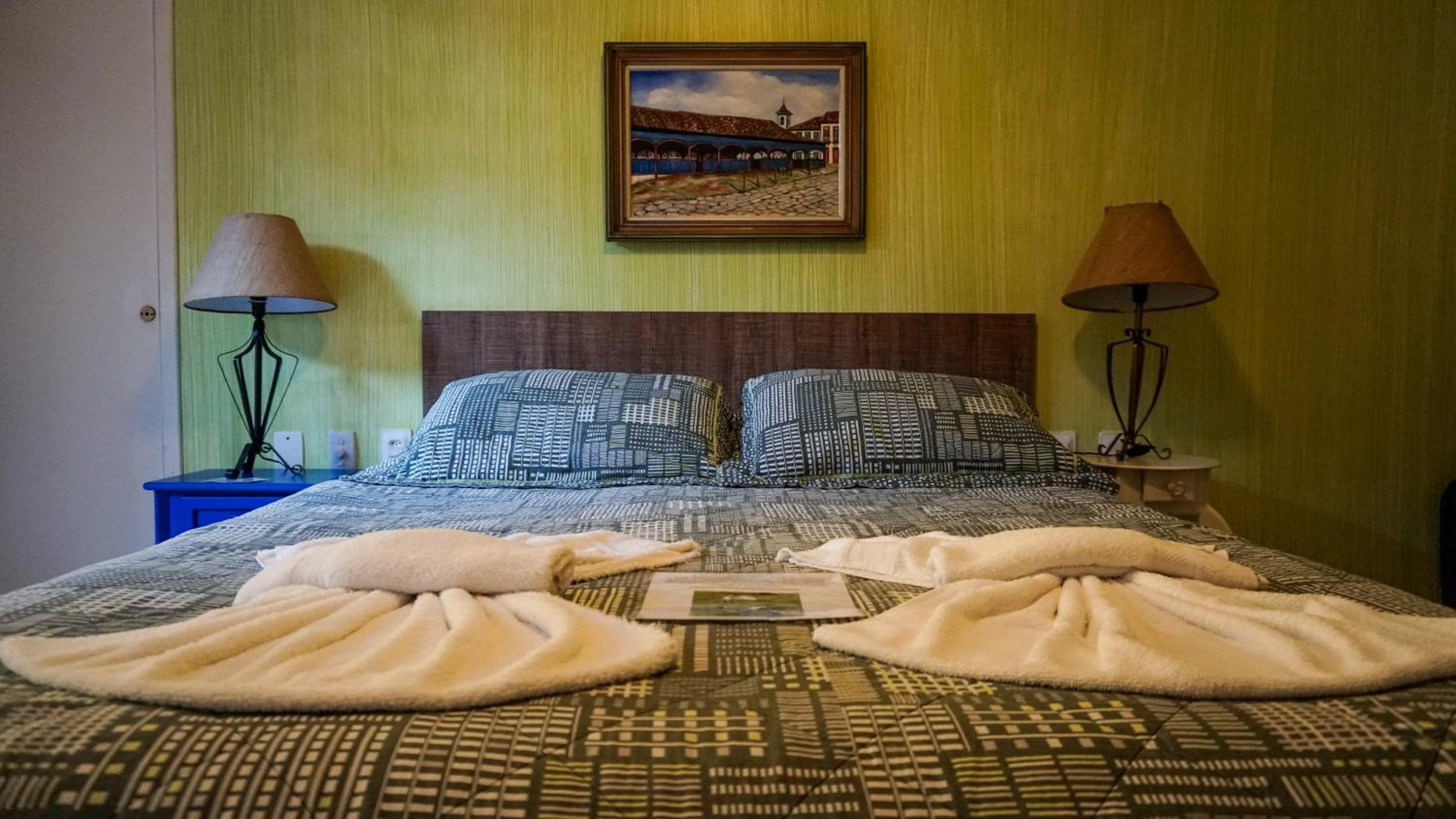 Deluxe Queen Suite photo 1