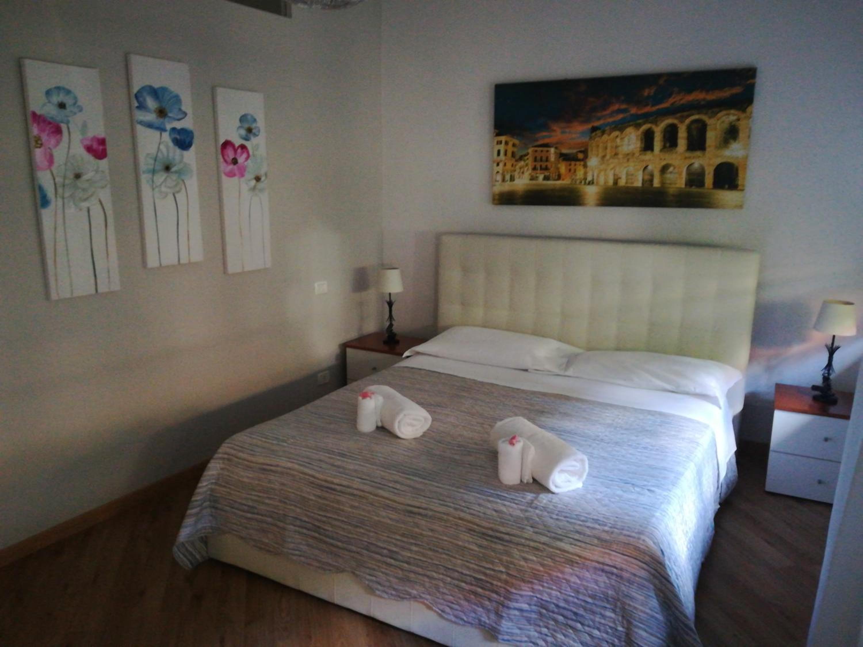 Deluxe Double Room with Private Bathroom - Photo 52