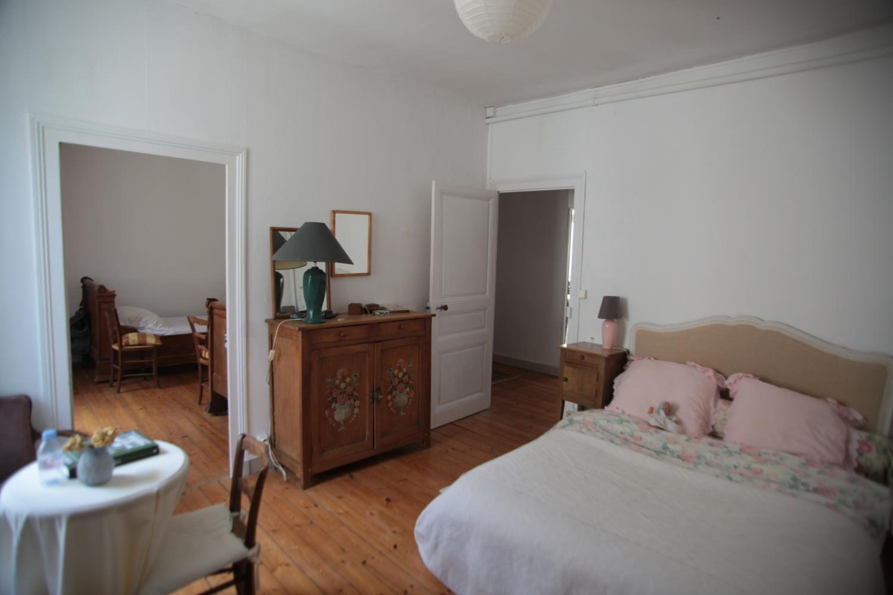 Standard Double Room with Shared Bathroom and Toilet photo 2