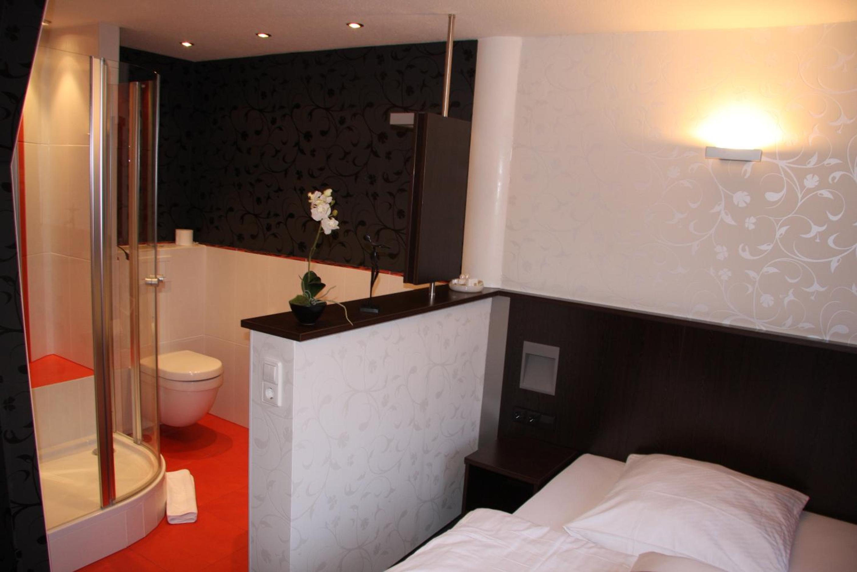 Standard Twin Room photo 2