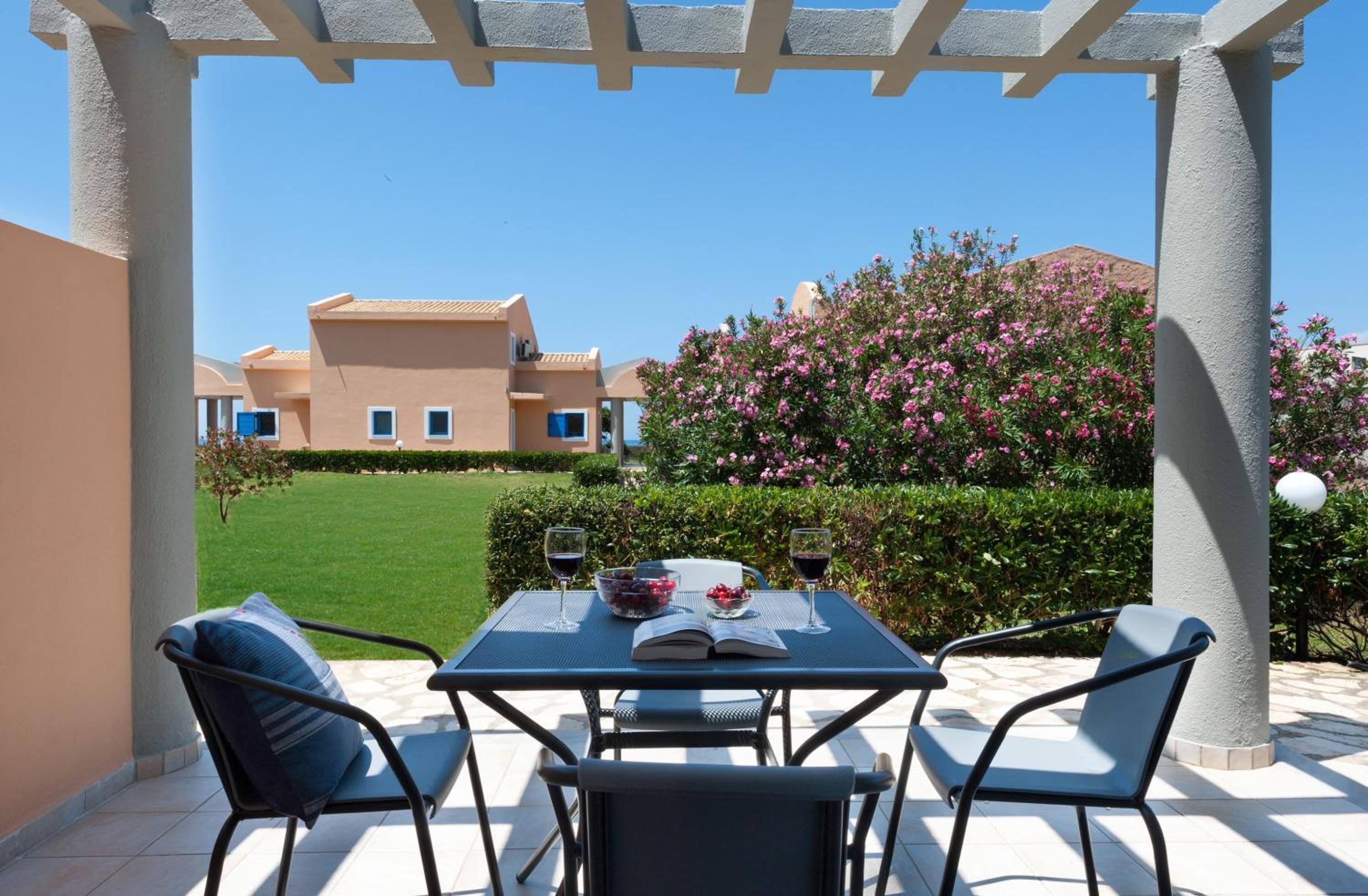 Studio Maisonette with Partial Sea View  photo 2
