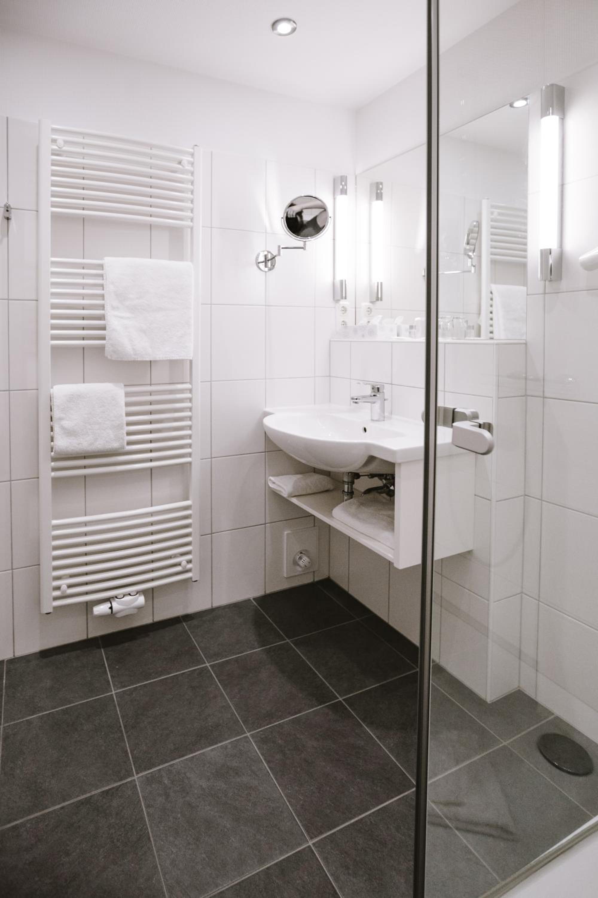 Double Room - Photo 6