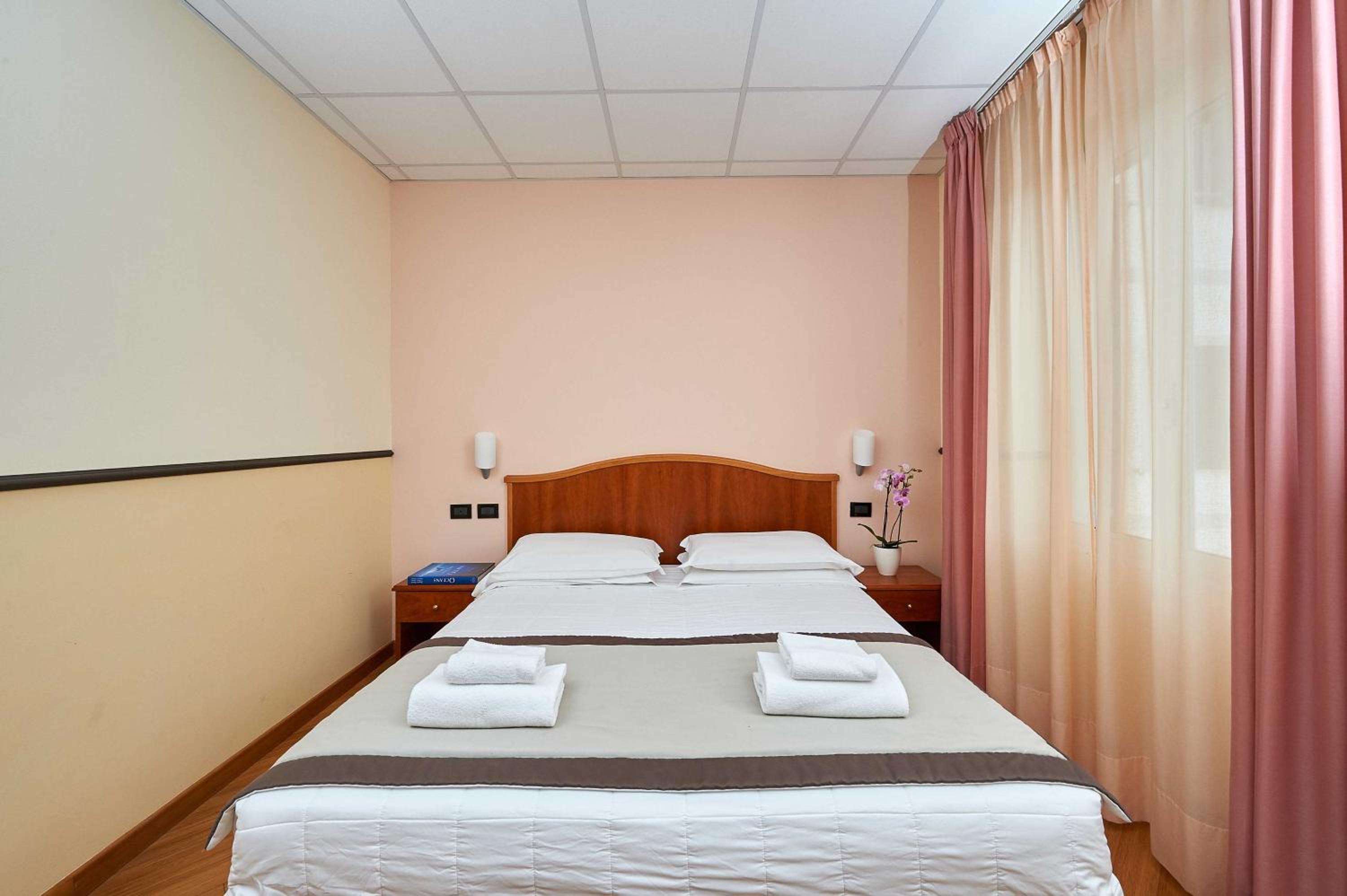 Executive Double or Twin Room - Photo 20