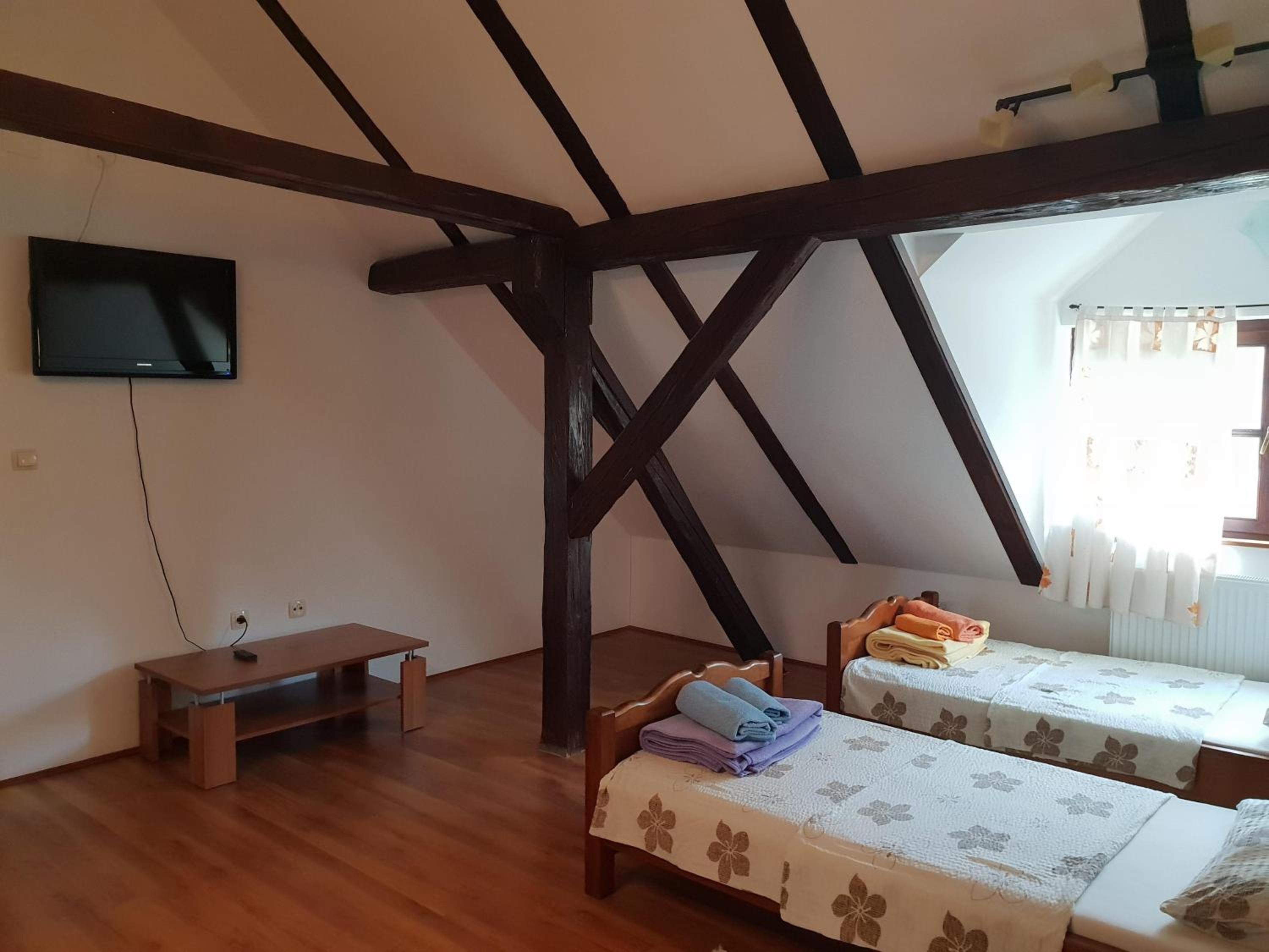 Triple Room with Garden View - Photo 9
