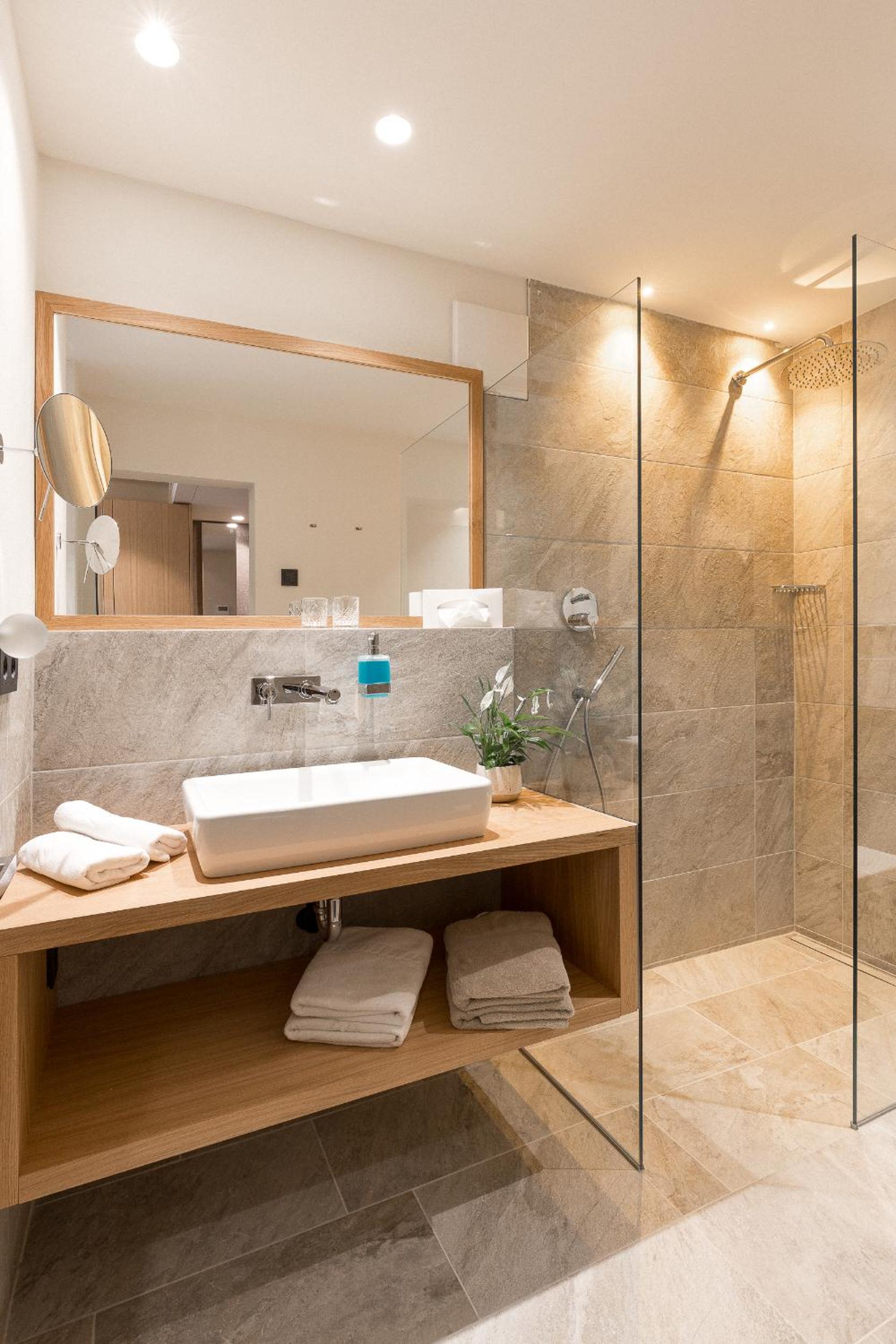 Small Double Room - Photo 2