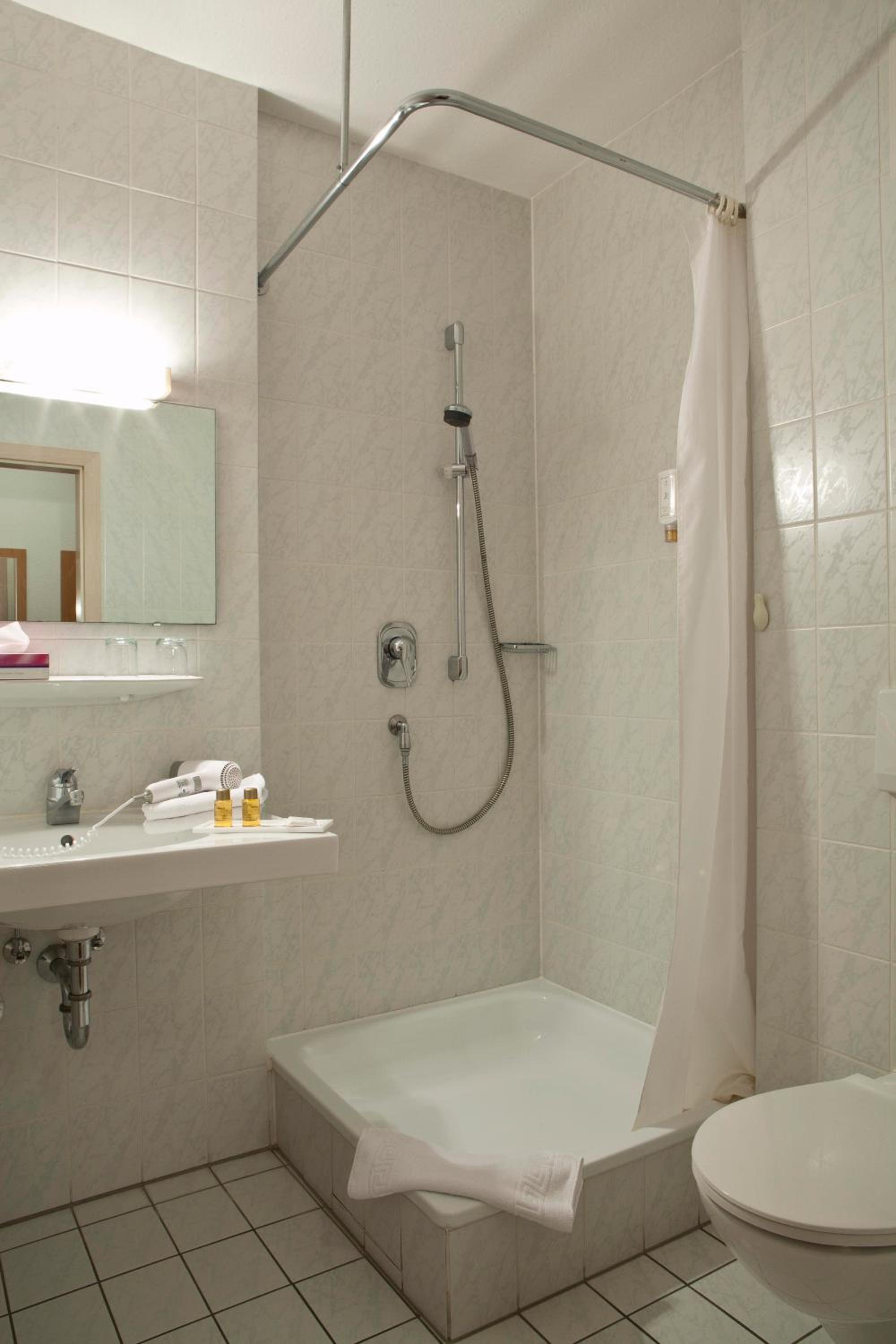 Single Room photo 3