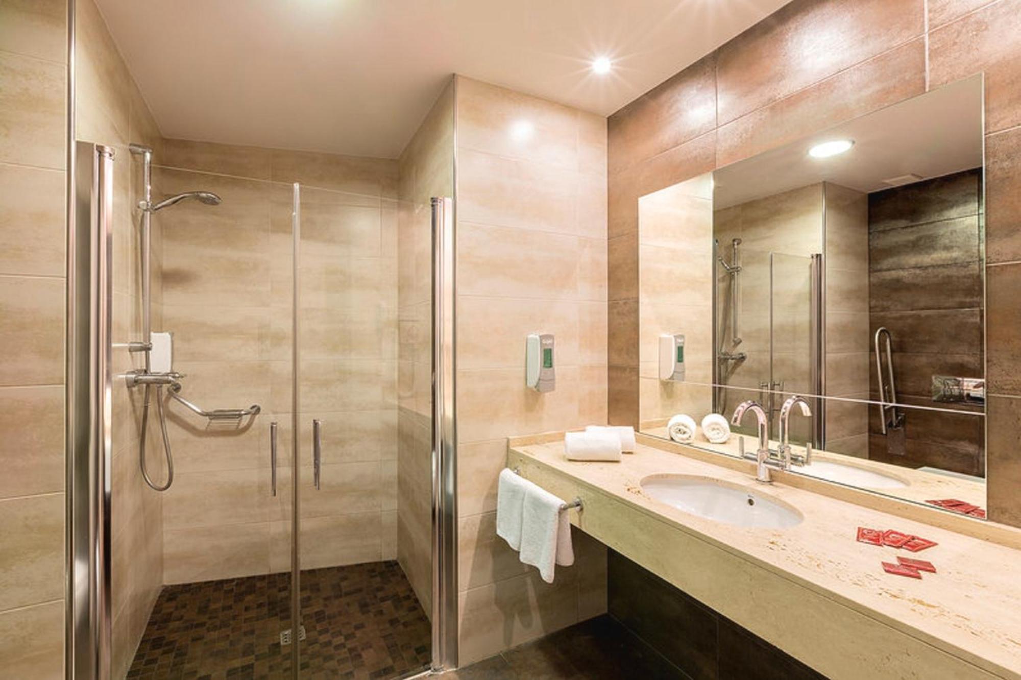 Quadruple Room - Photo 2