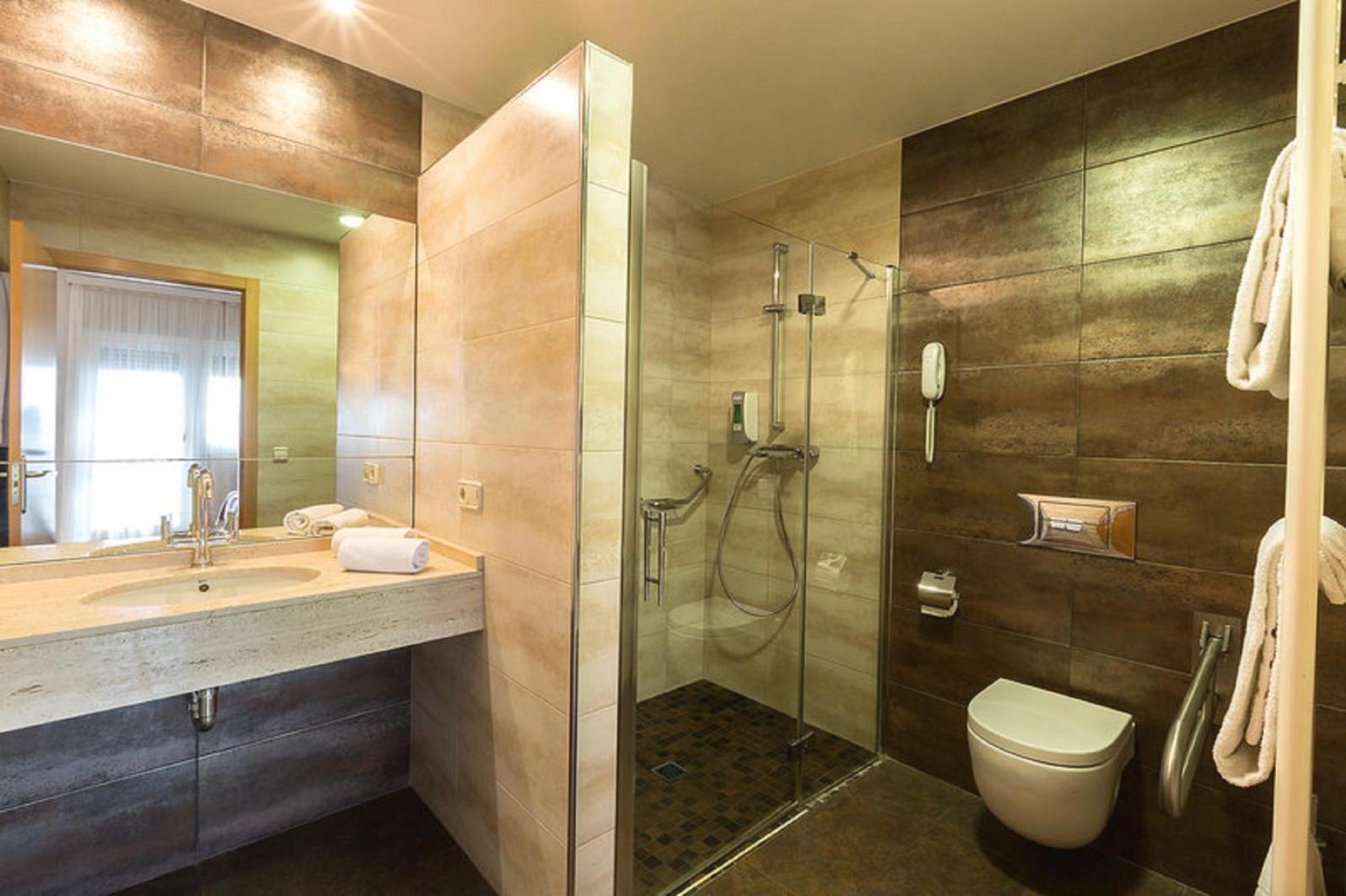 Quadruple Room - Photo 4