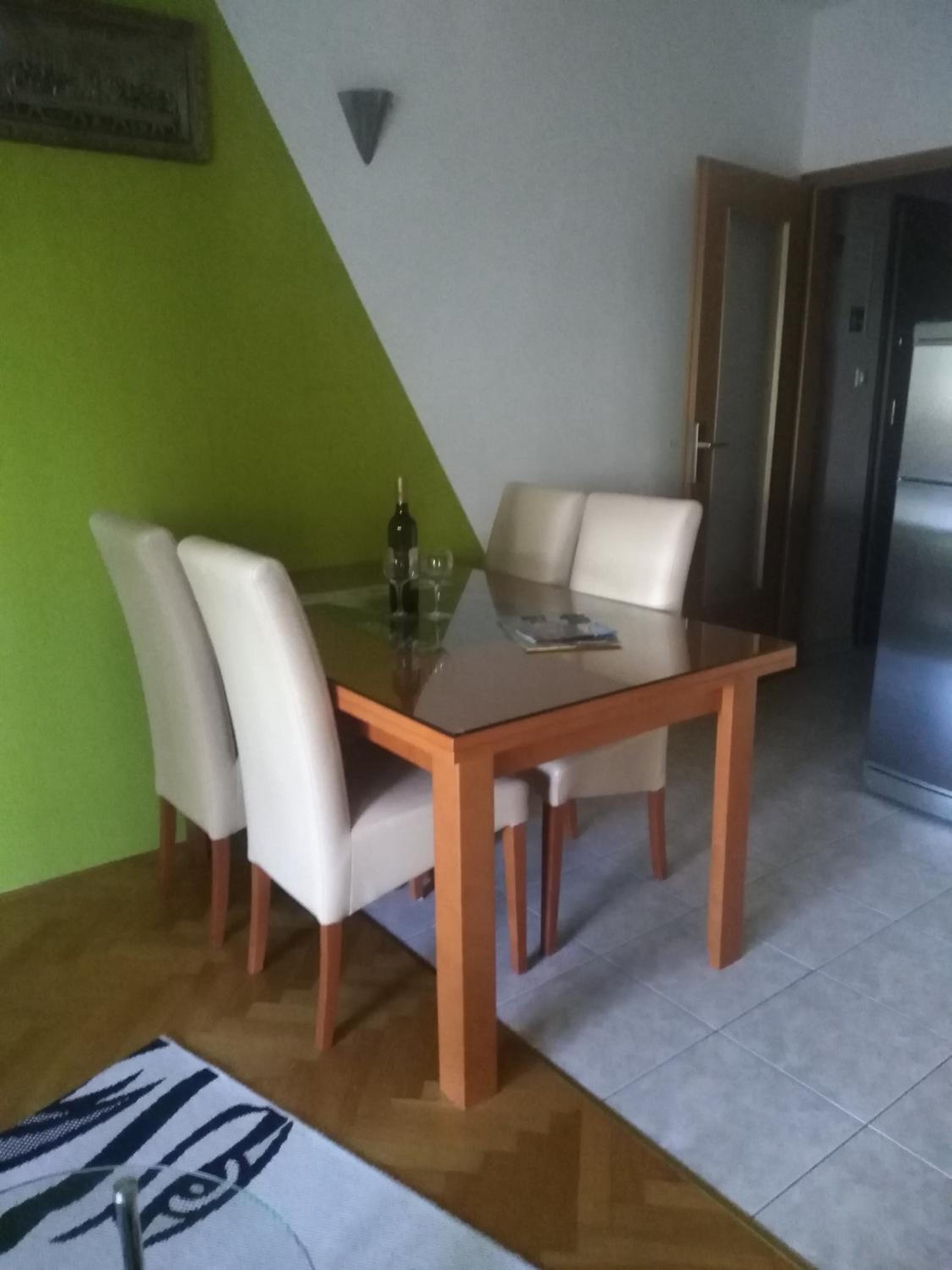 Apartment with Terrace - Photo 19