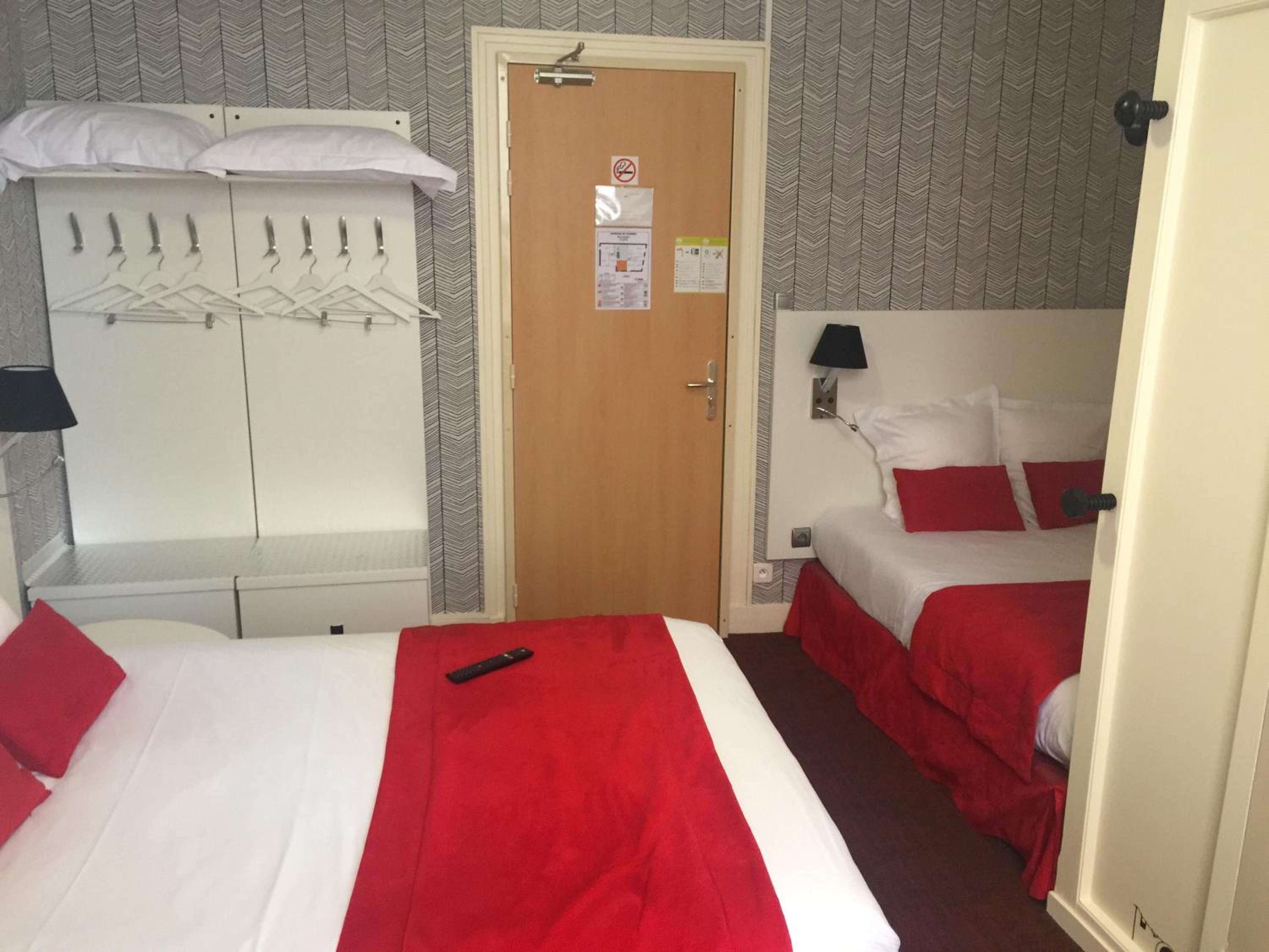 Family Room (4 Adults) 2 beds 140 photo 2
