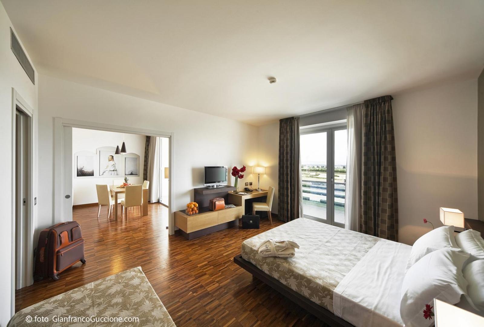 Superior Suite - Photo 8