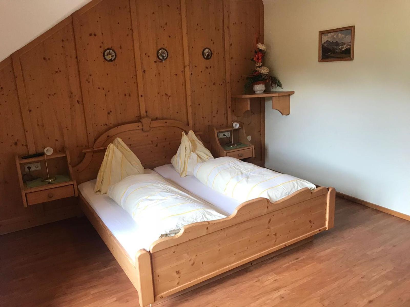 Large Double Room - Photo 1