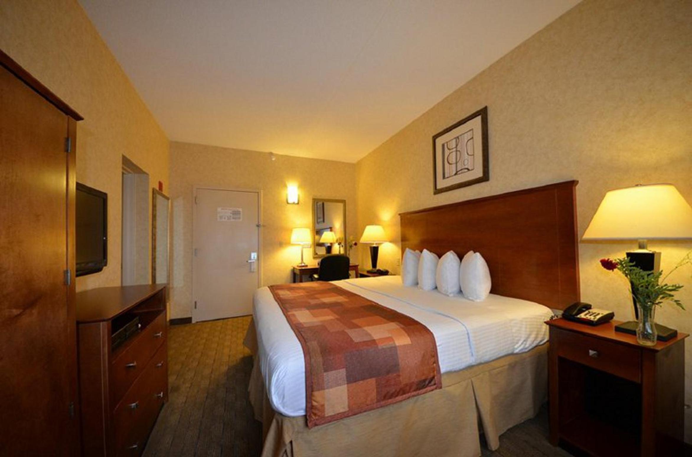 Queen Room - Non-Smoking - Photo 1
