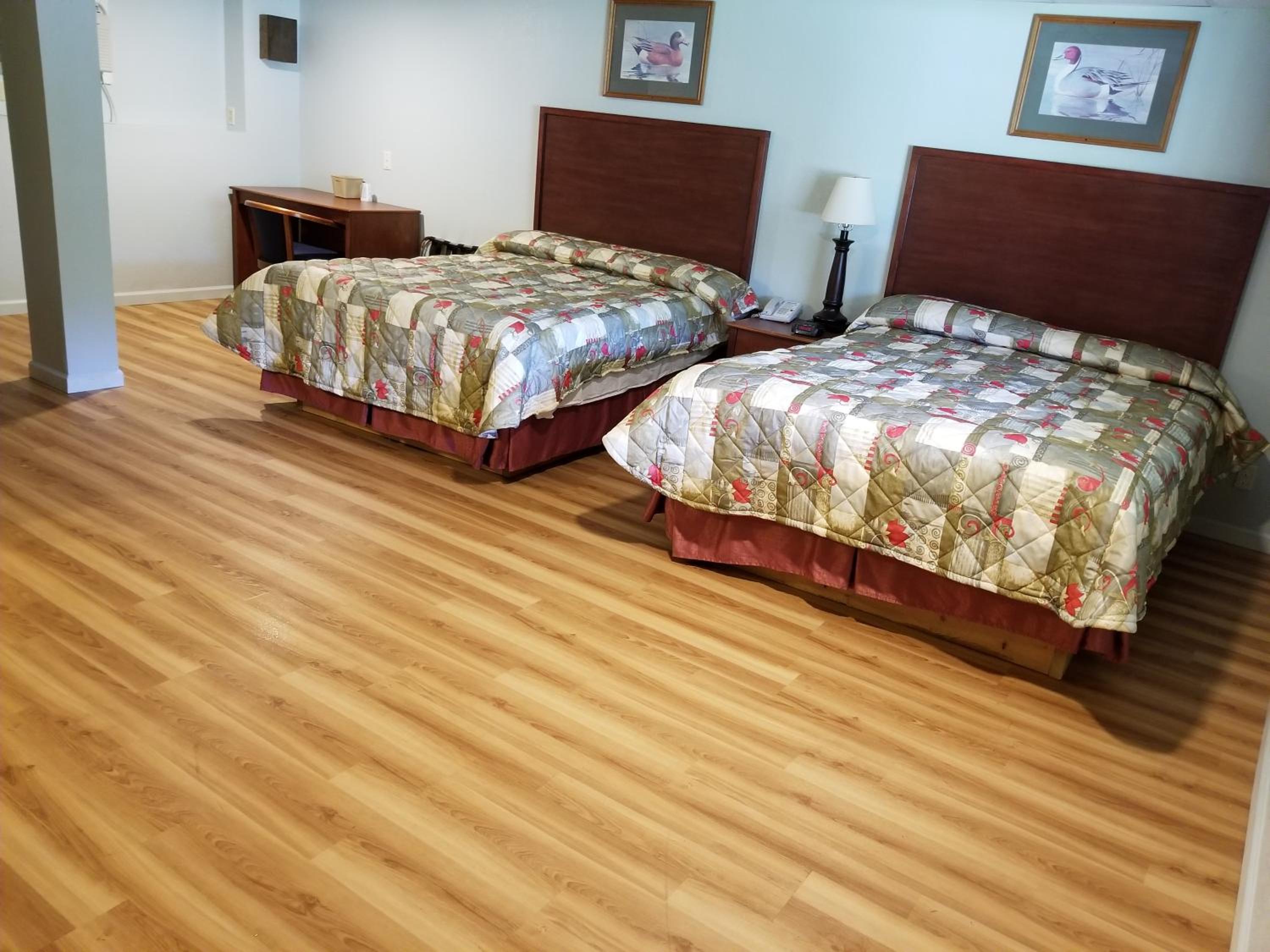 Queen Room with Two Queen Beds photo 1