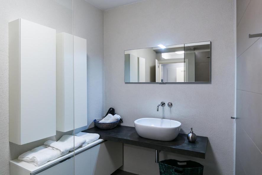 Apartment with Terrace - Ground Floor and Air-Conditioning  - 1  photo 2