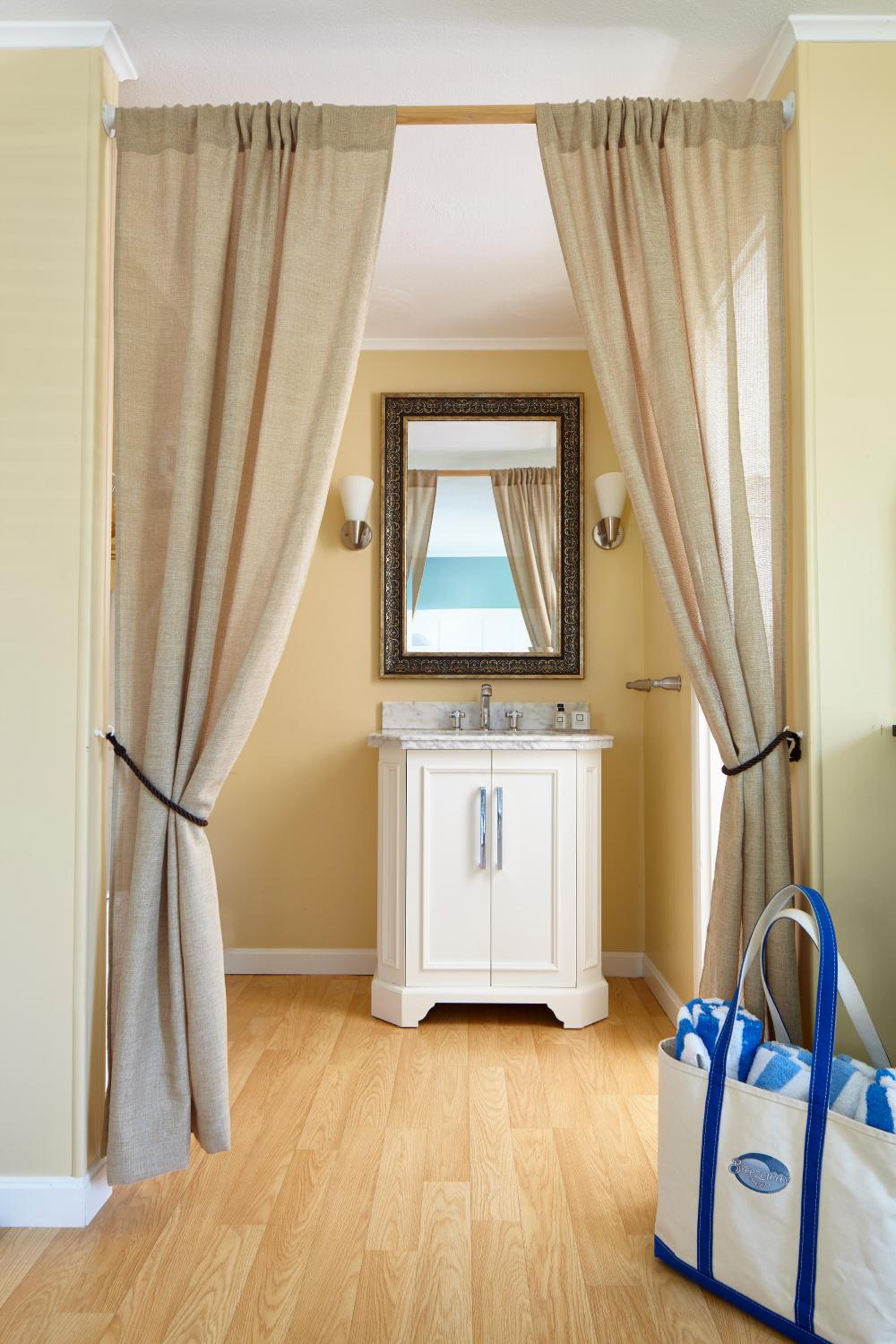 Queen Room photo 2
