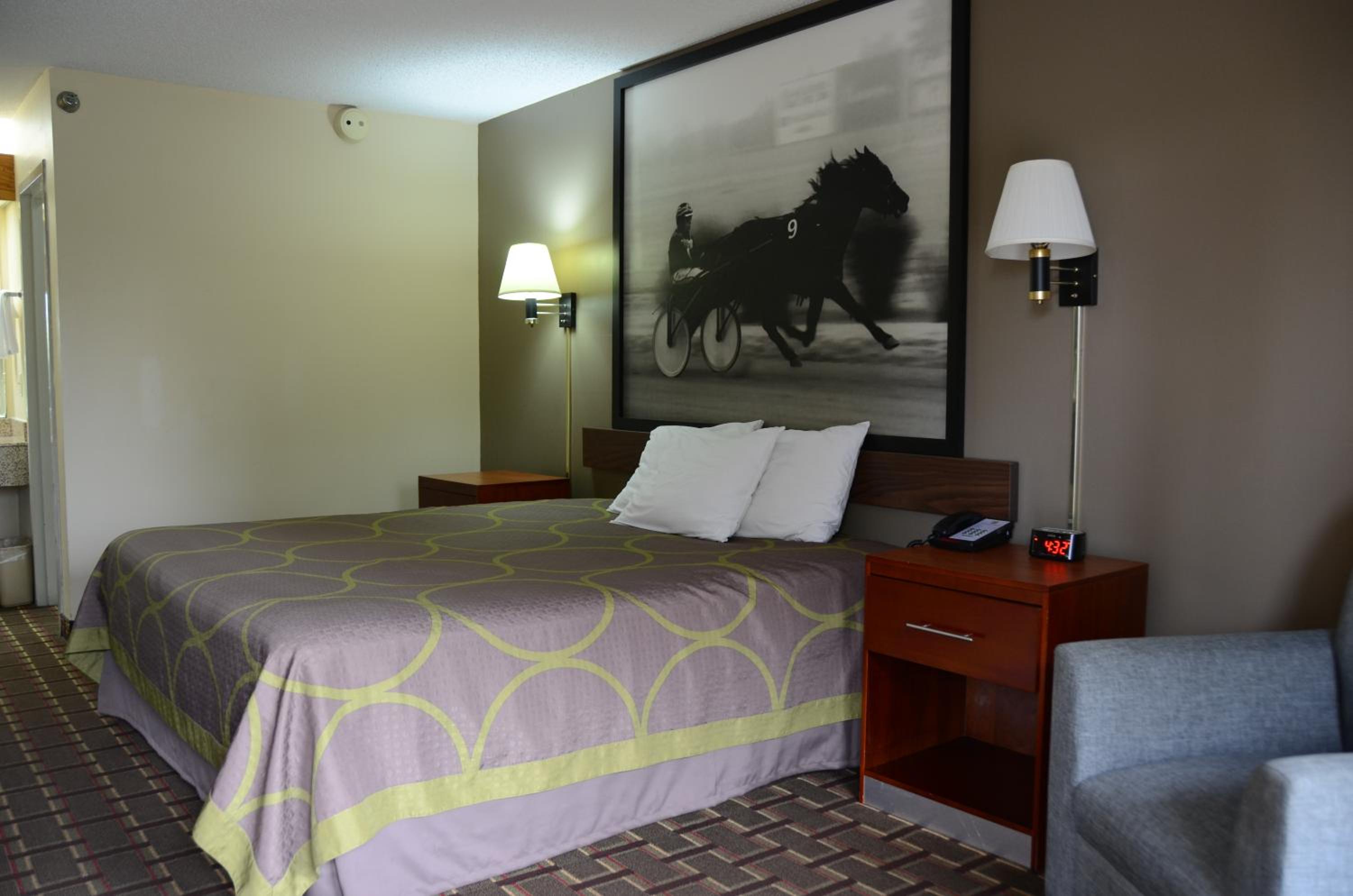 King Room - Non-Smoking - Photo 4