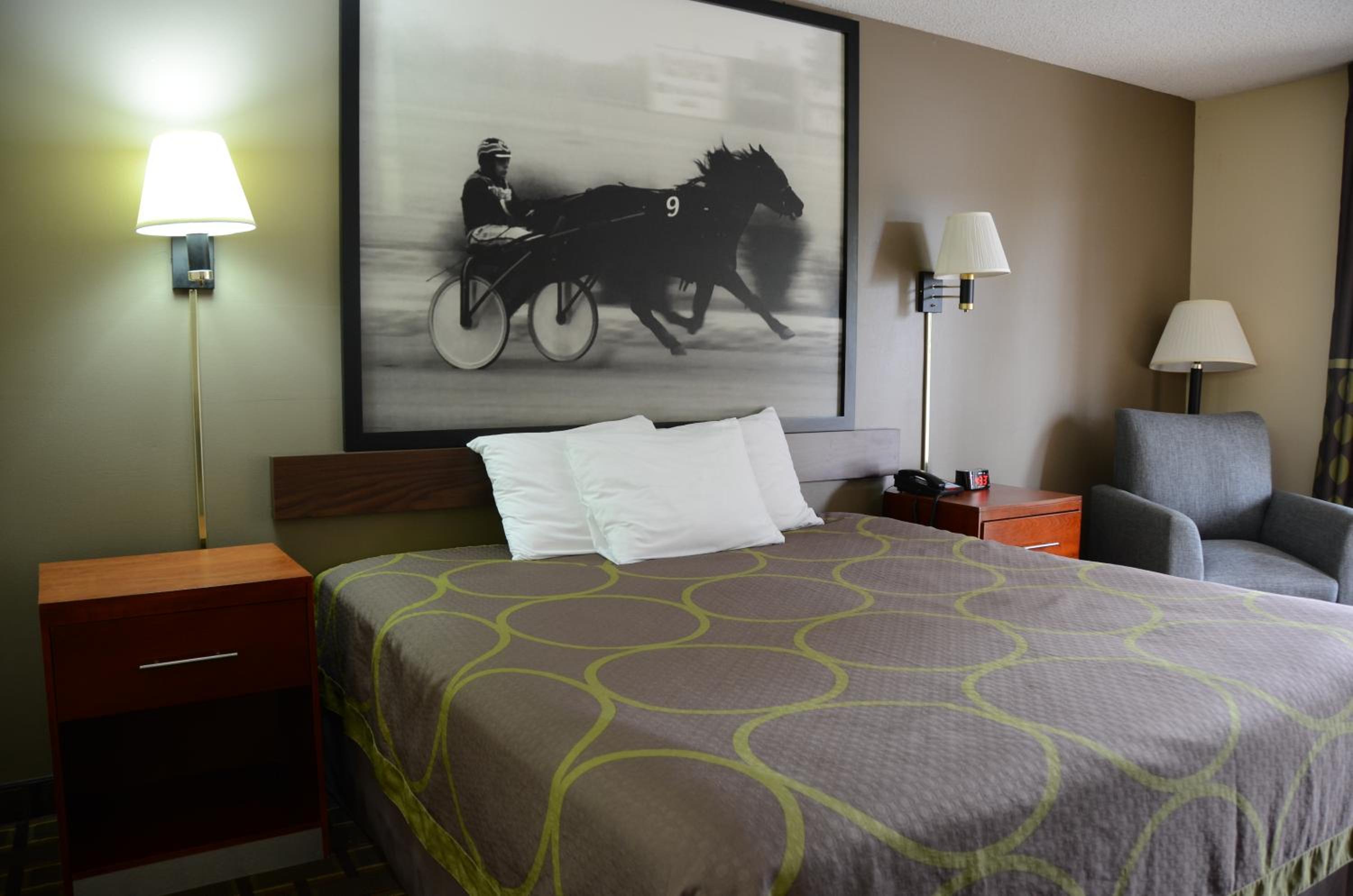 King Room - Non-Smoking - Photo 5
