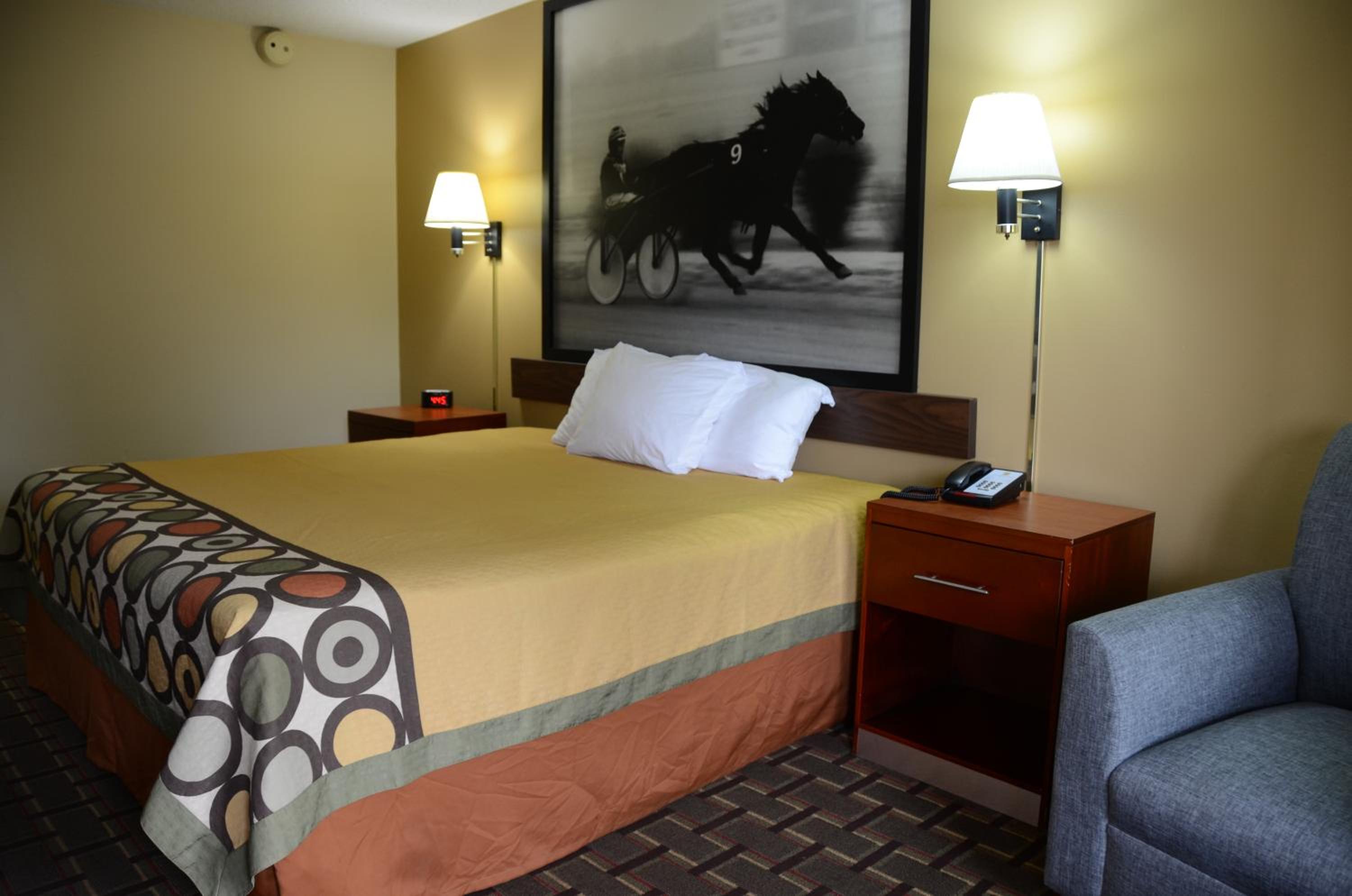 King Room - Non-Smoking - Photo 7