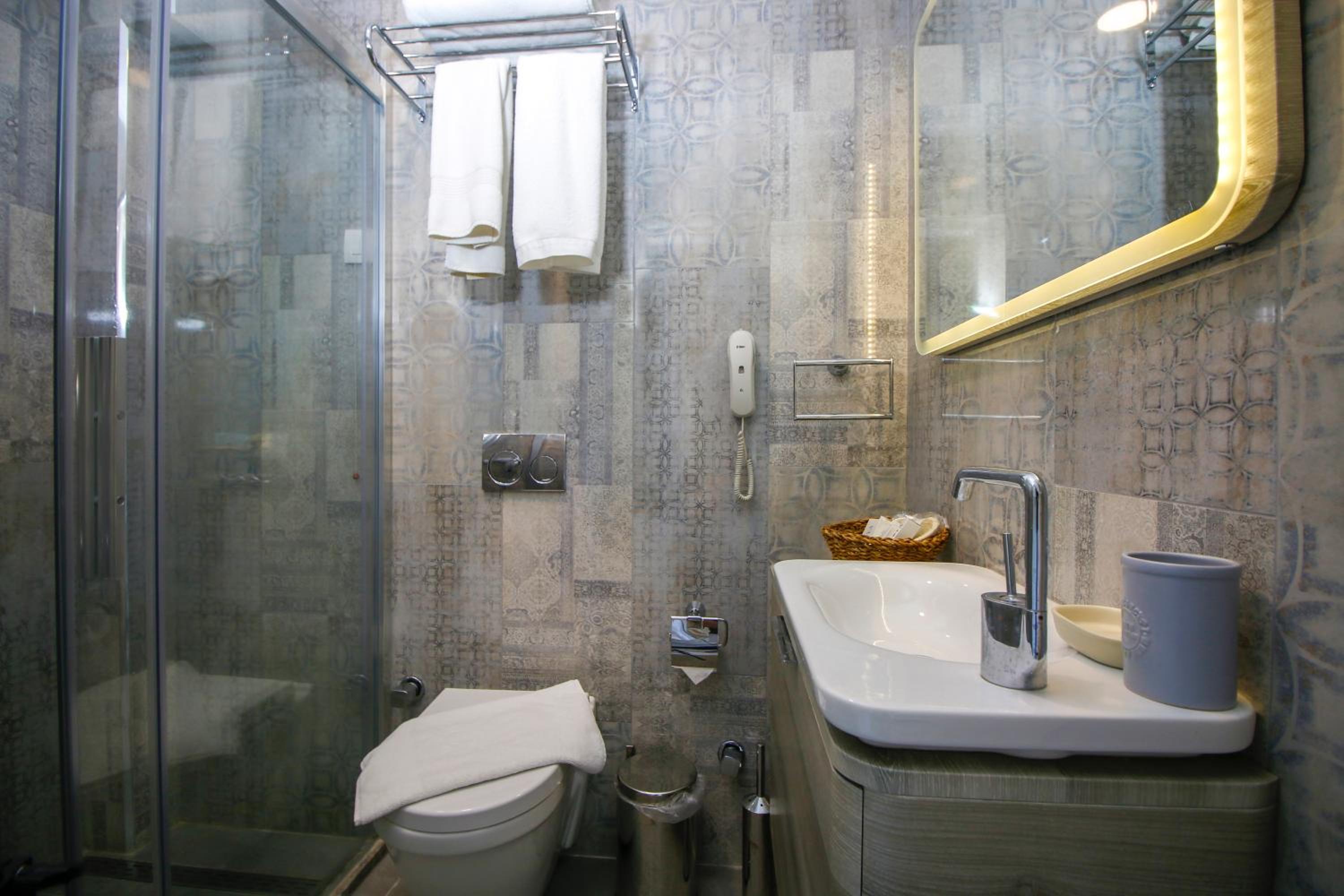 Standard Double Room - Photo 3