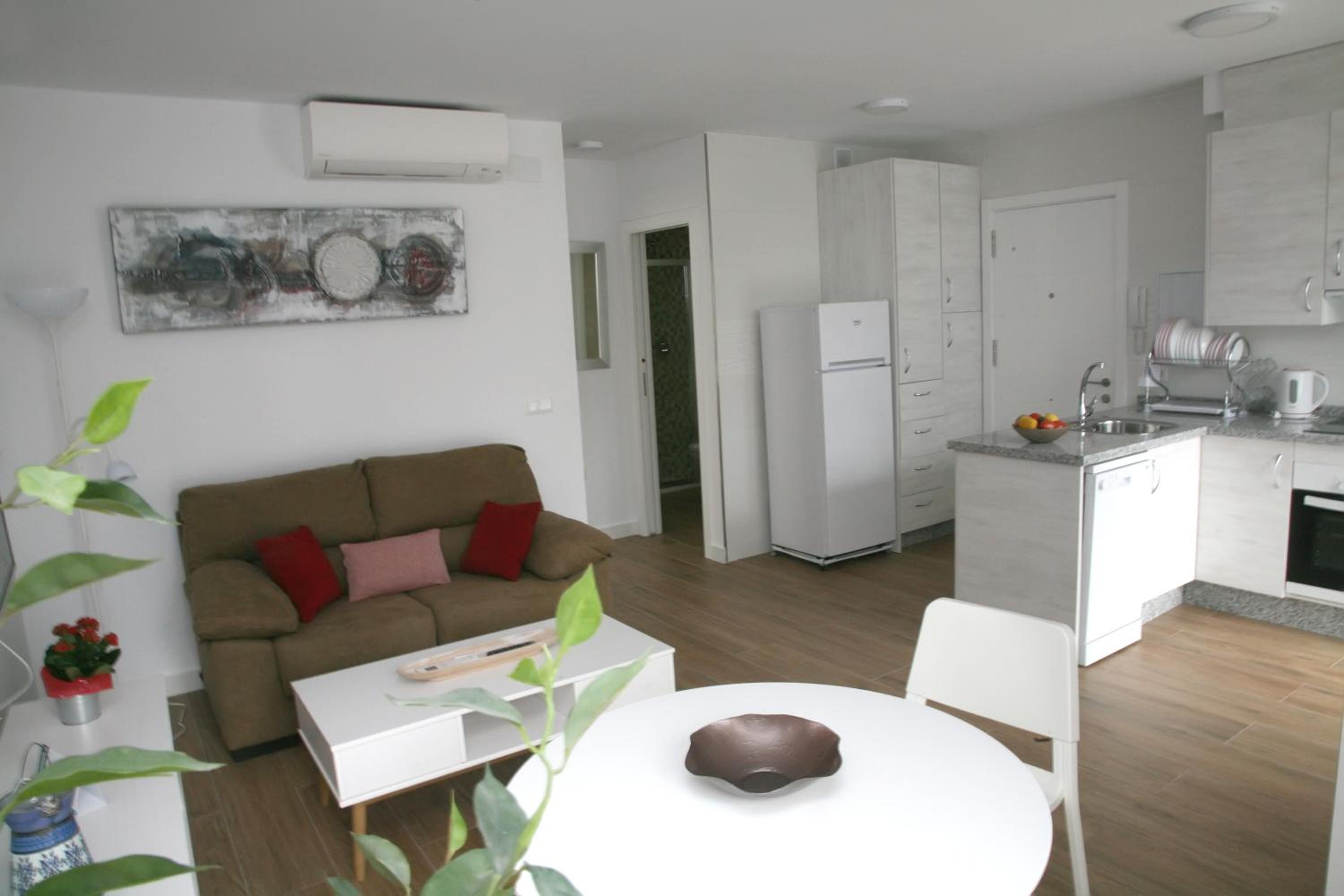Apartment photo 2