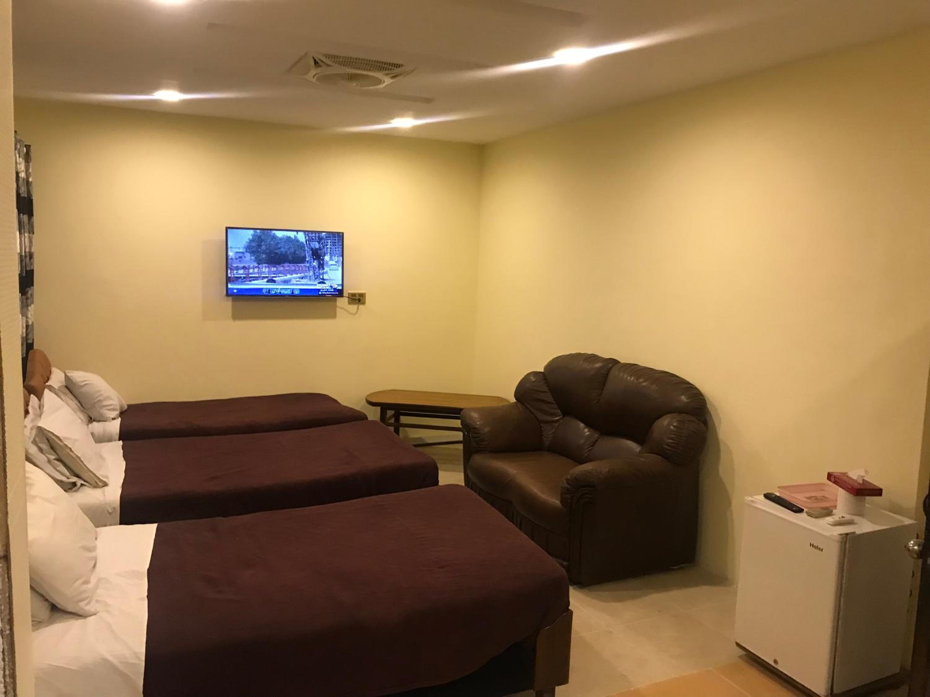 Deluxe Family Room photo 1