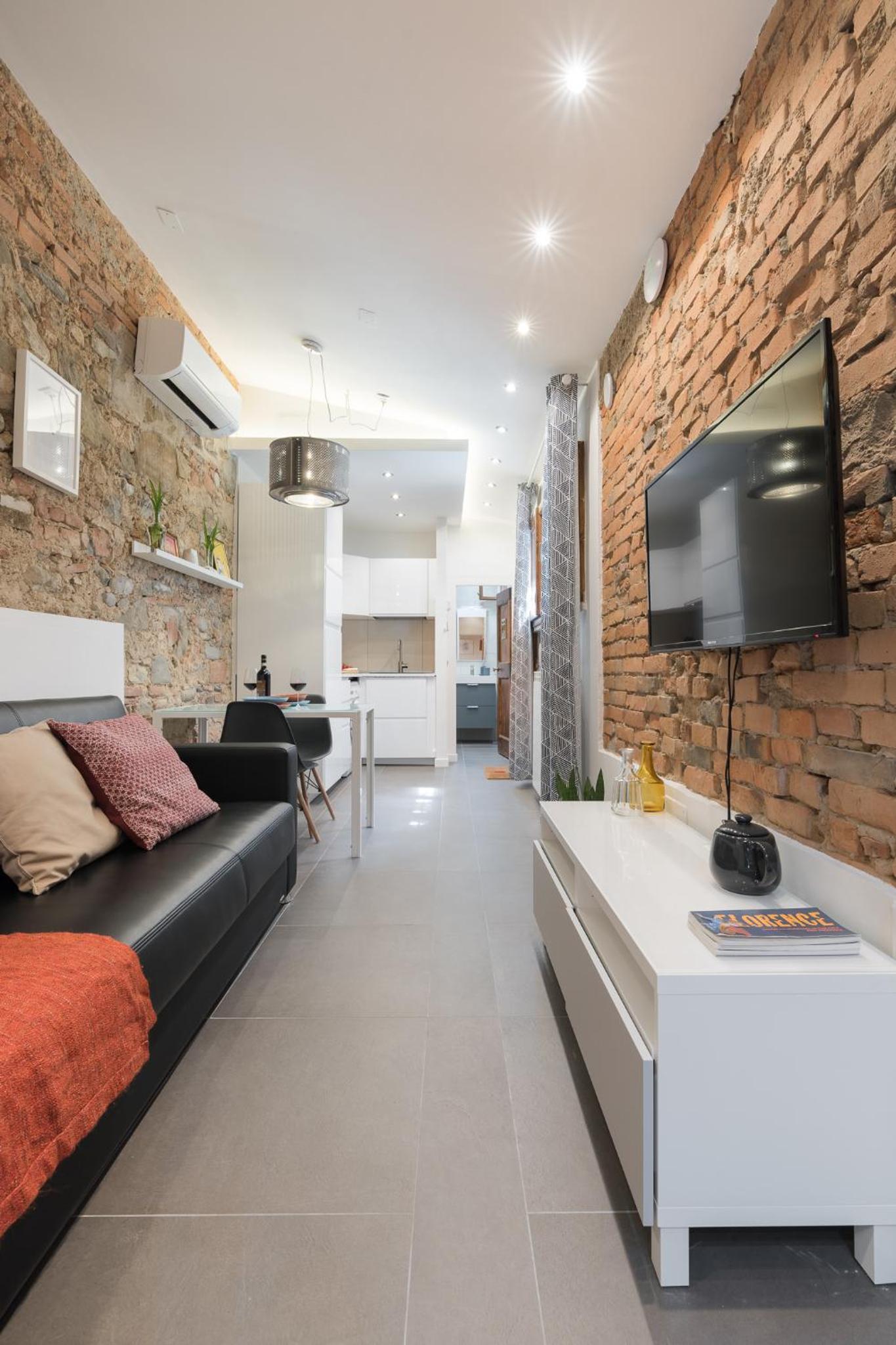 Deluxe One-Bedroom Apartment with Garden View
