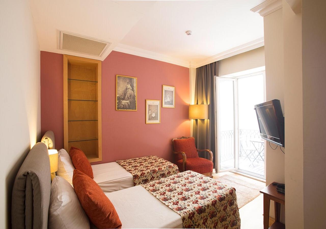 Double or Twin Room with Balcony photo 2