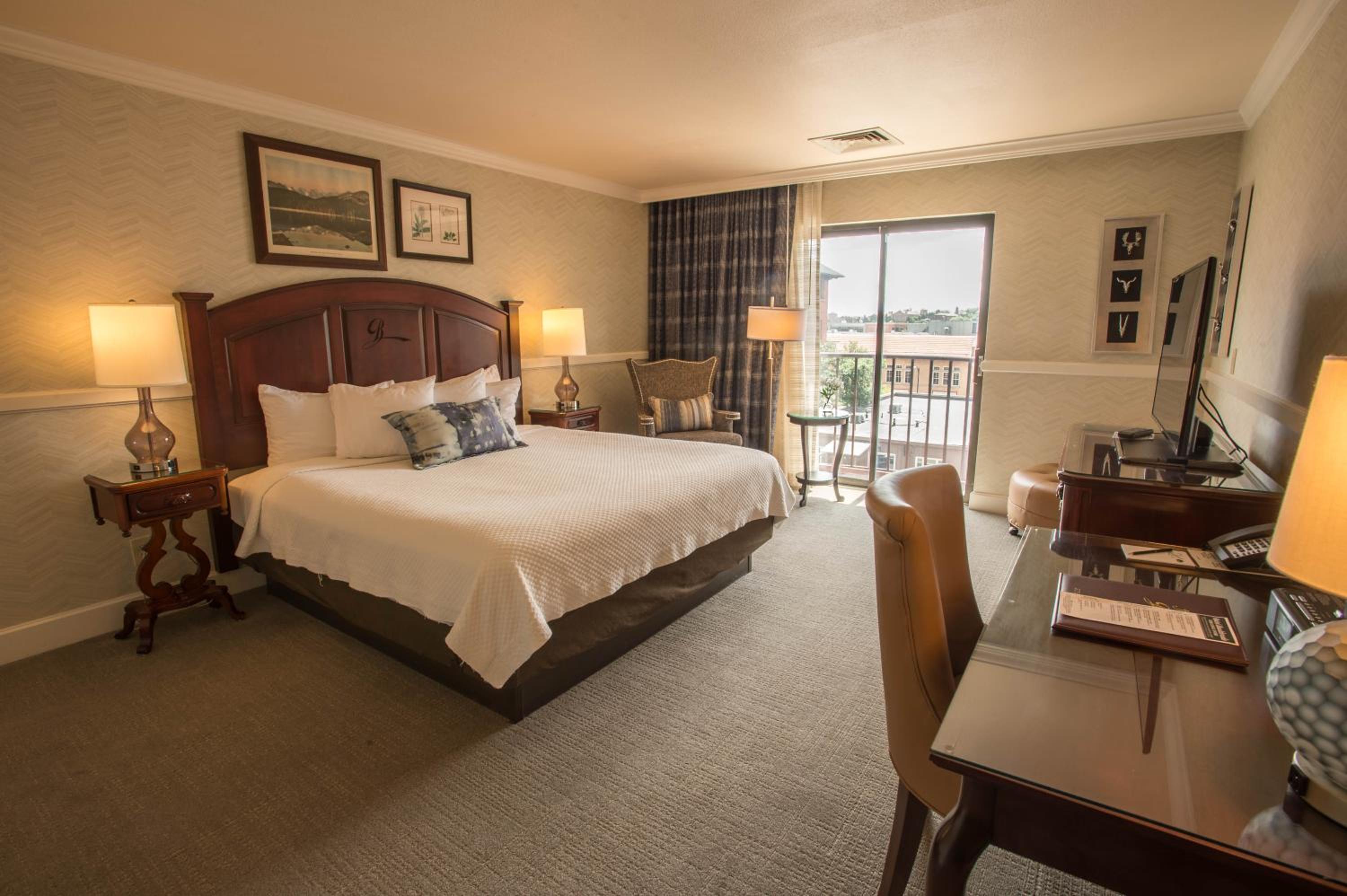 North Wing King Suite - Photo 3