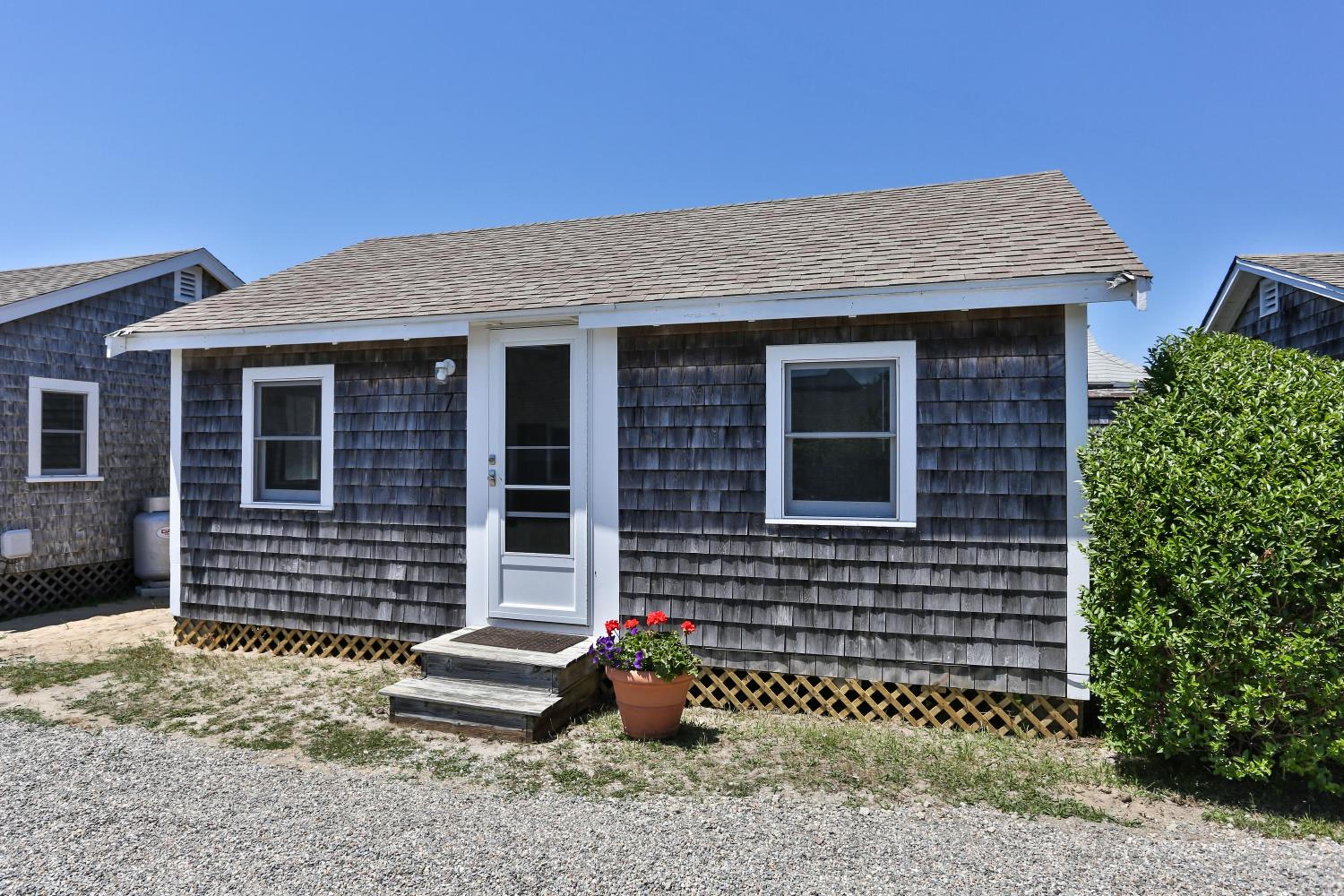 Cottage 7 - Two-bedroom  photo 2