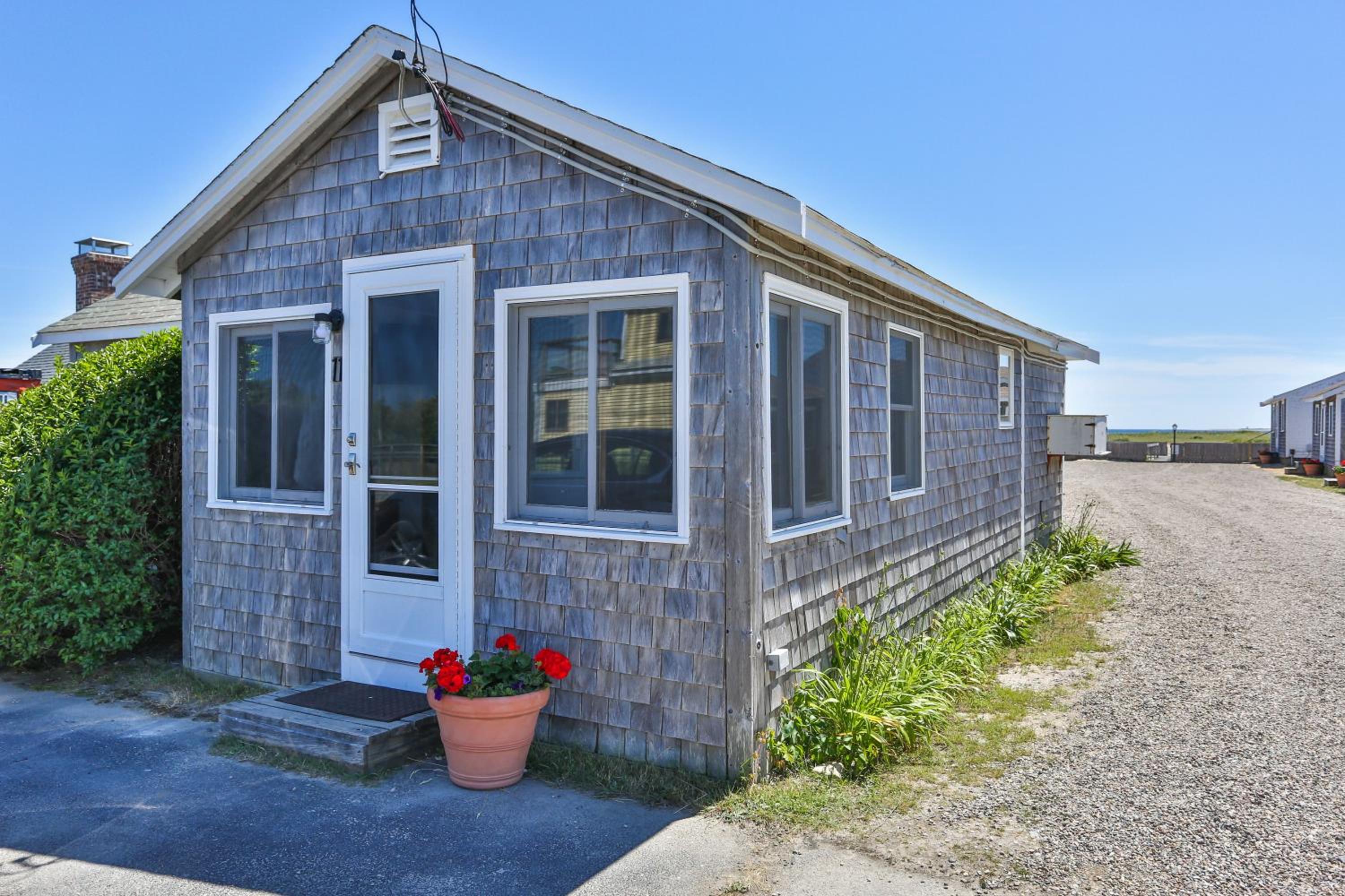 Cottage 11 - Two-bedroom  photo 3