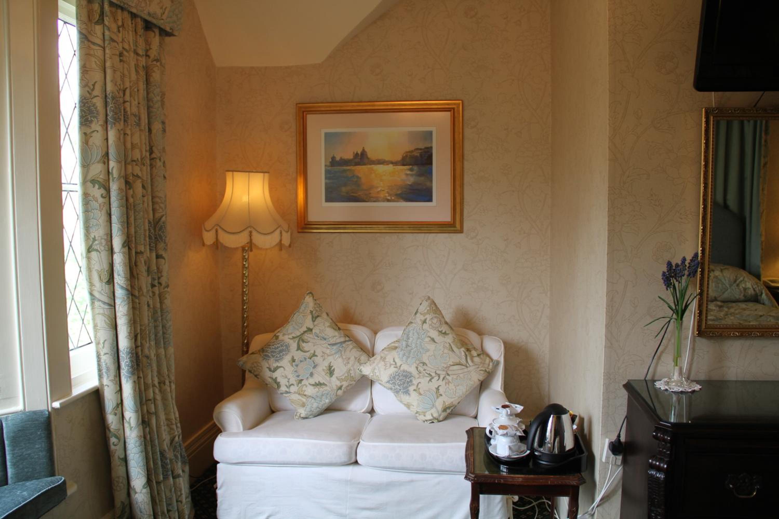 Superior Deluxe Double or Twin Room  photo 3