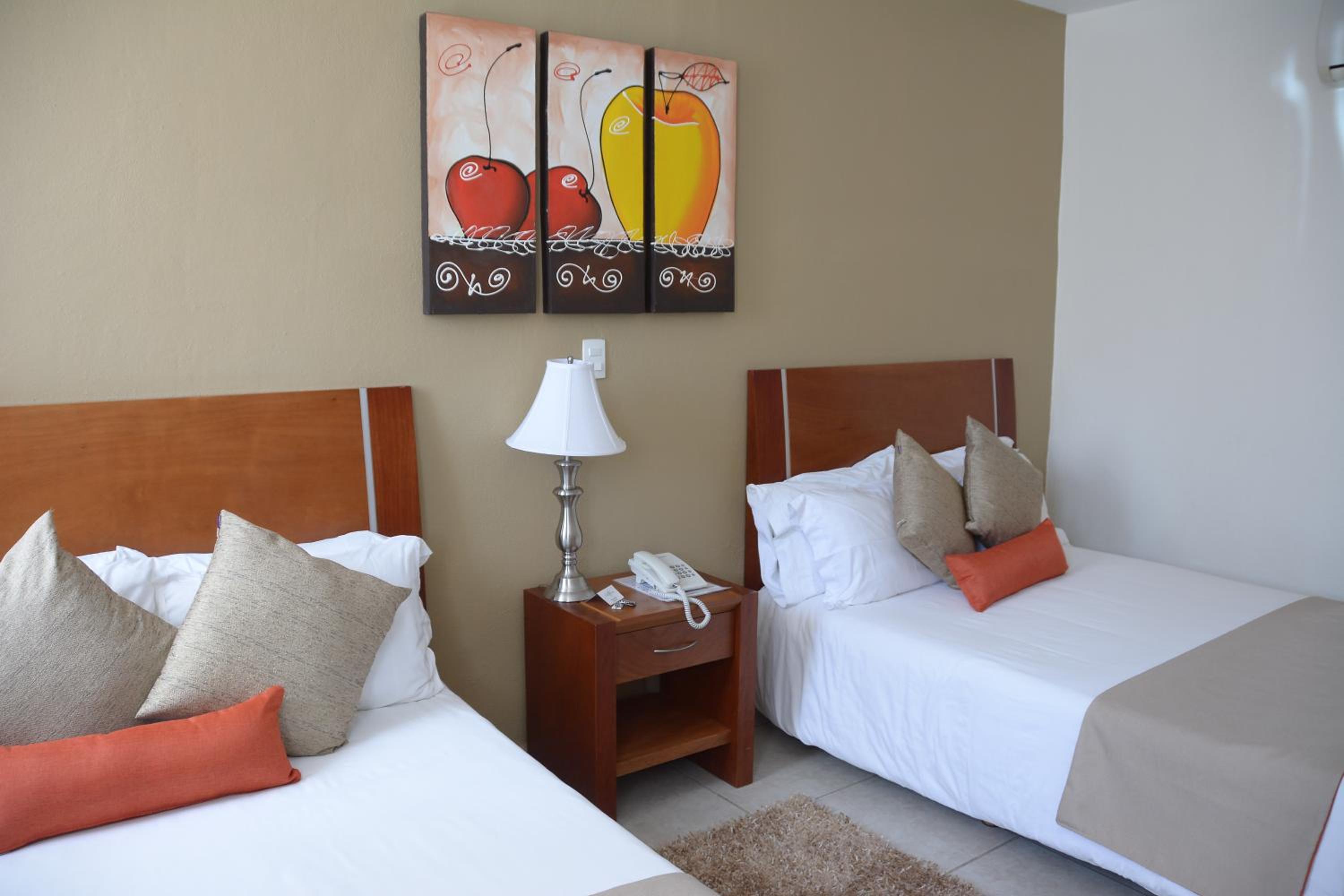 Standard Double Room with Two Double Beds - Photo 4