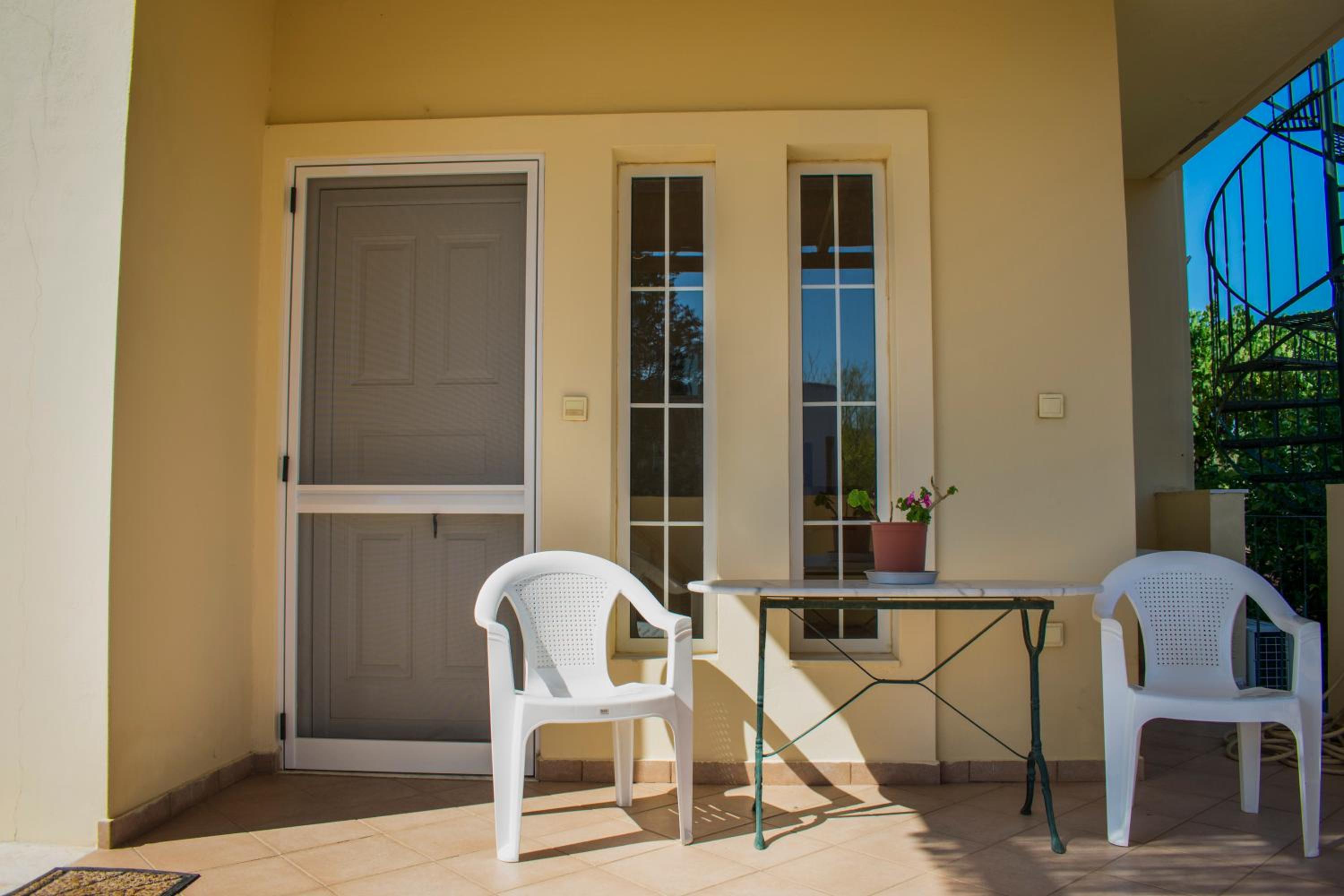 Family Cottage with Garden View photo 3