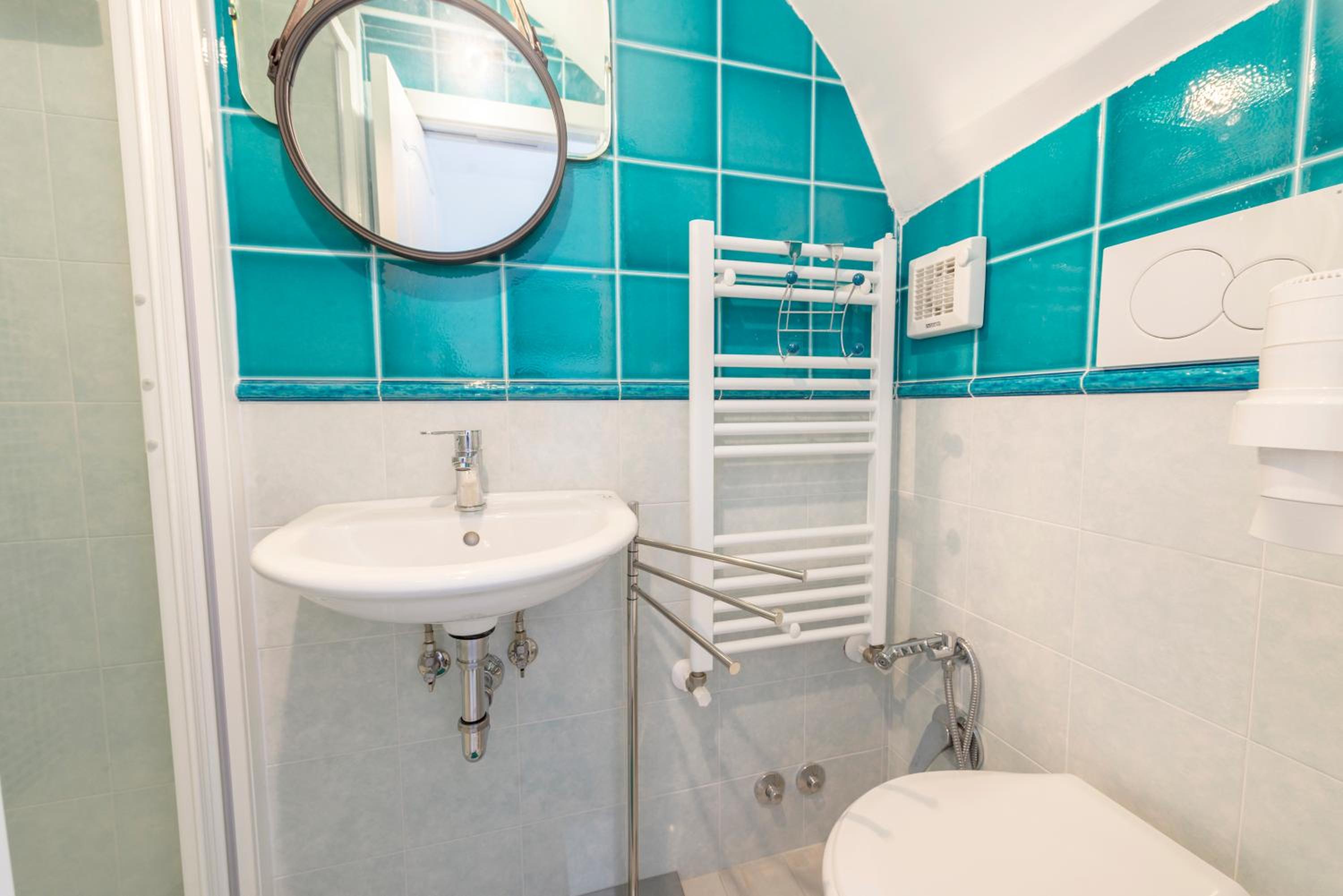 Single Room photo 2