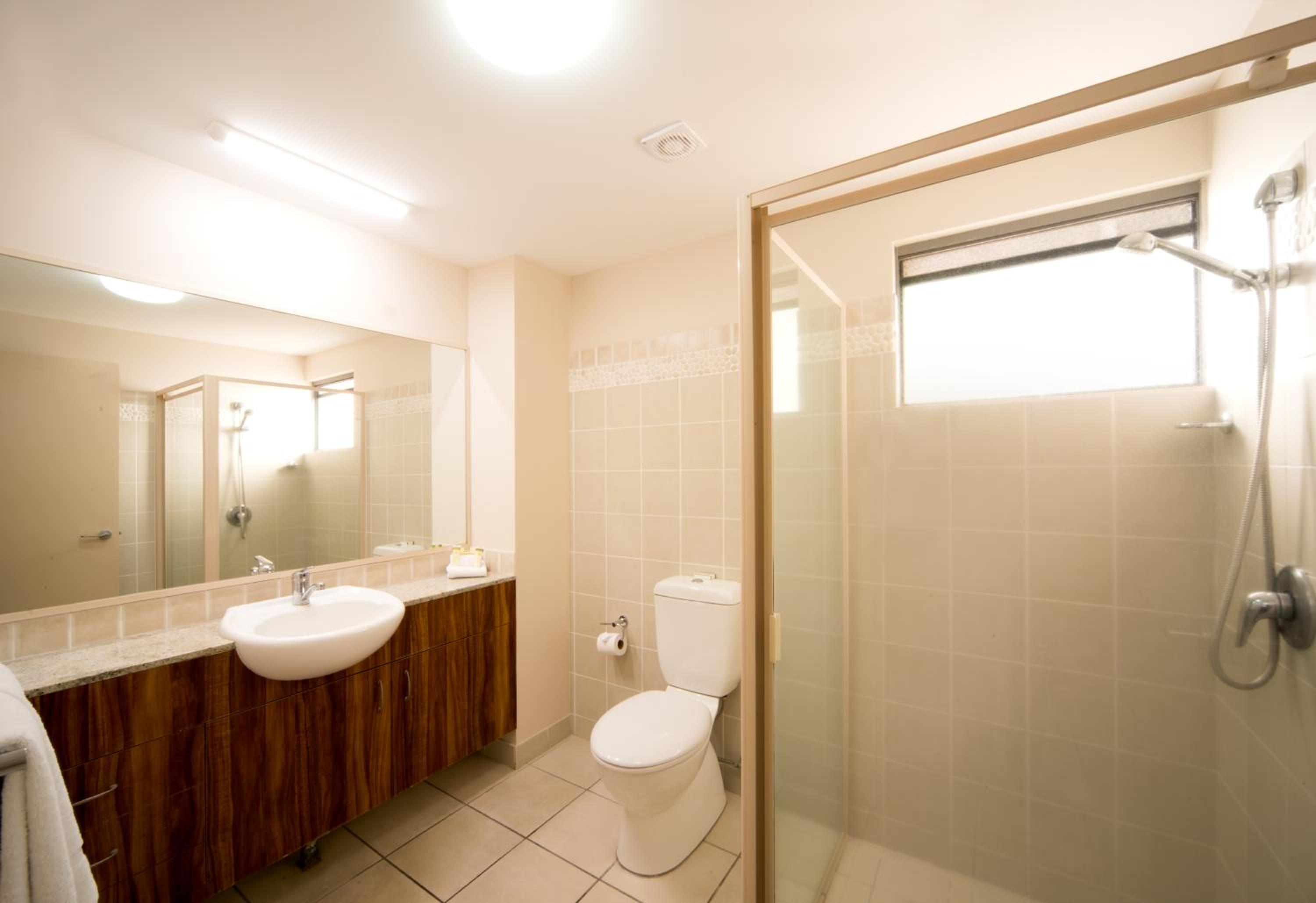 Three-Bedroom Two Bathroom Apartment with Sea View photo 3