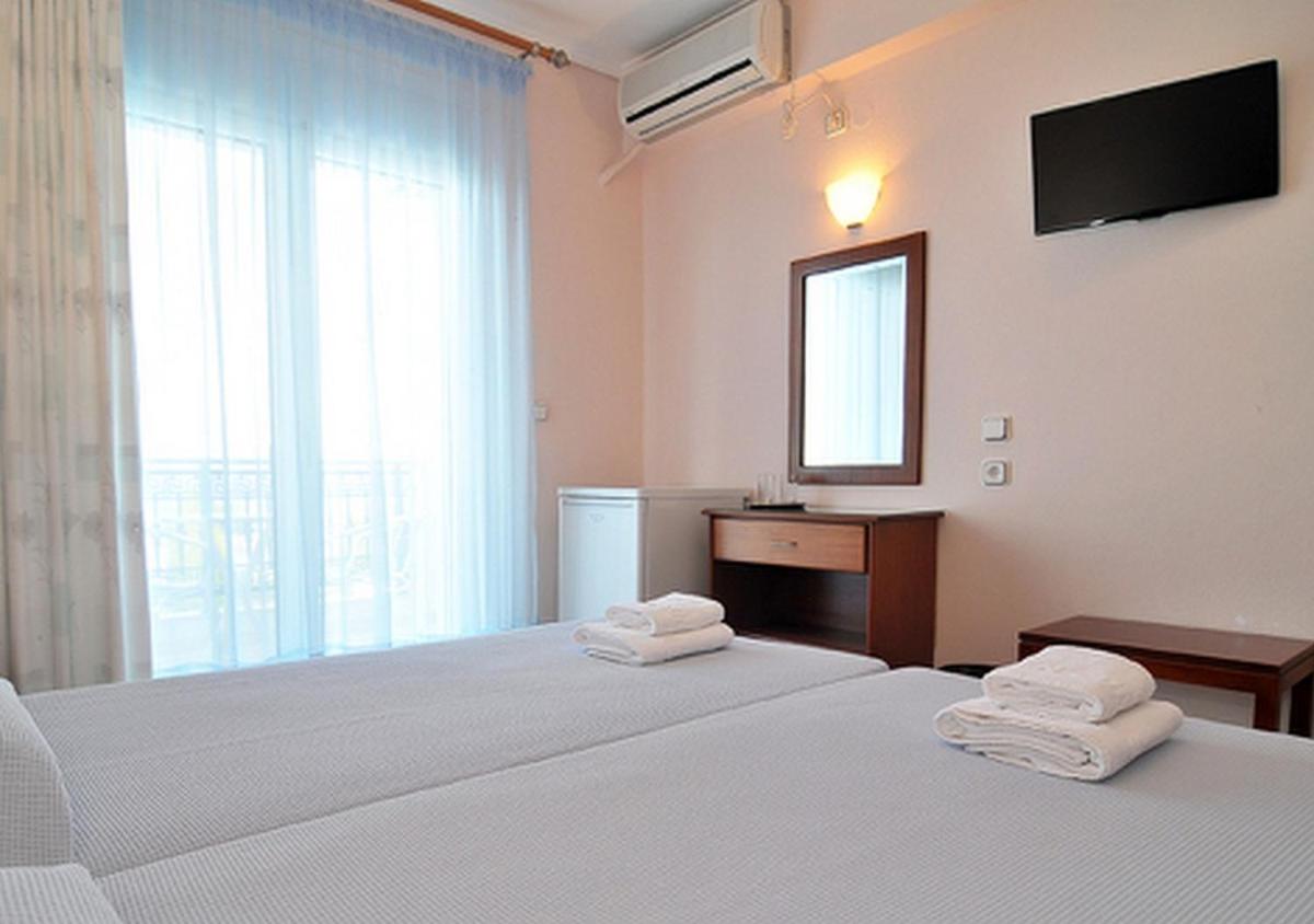 Deluxe Double or Twin Room with Mountain View