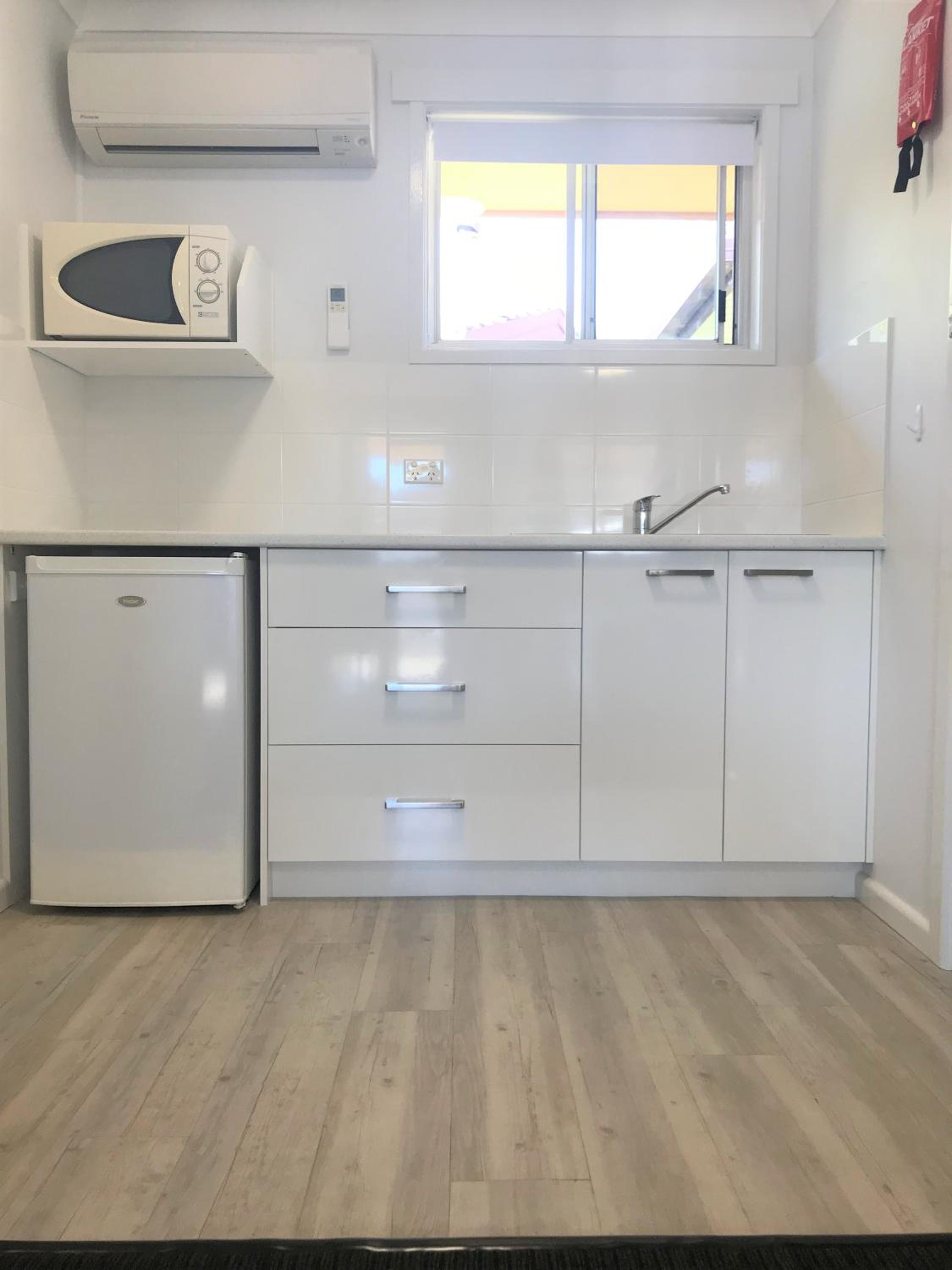 Superior King Room with Kitchenette photo 2