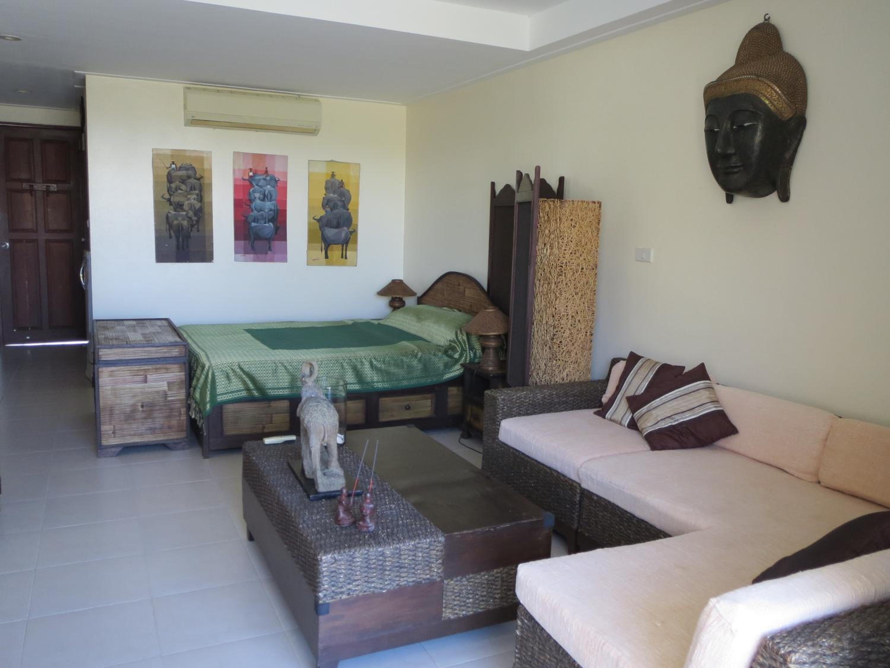 Studio Apartment photo 1