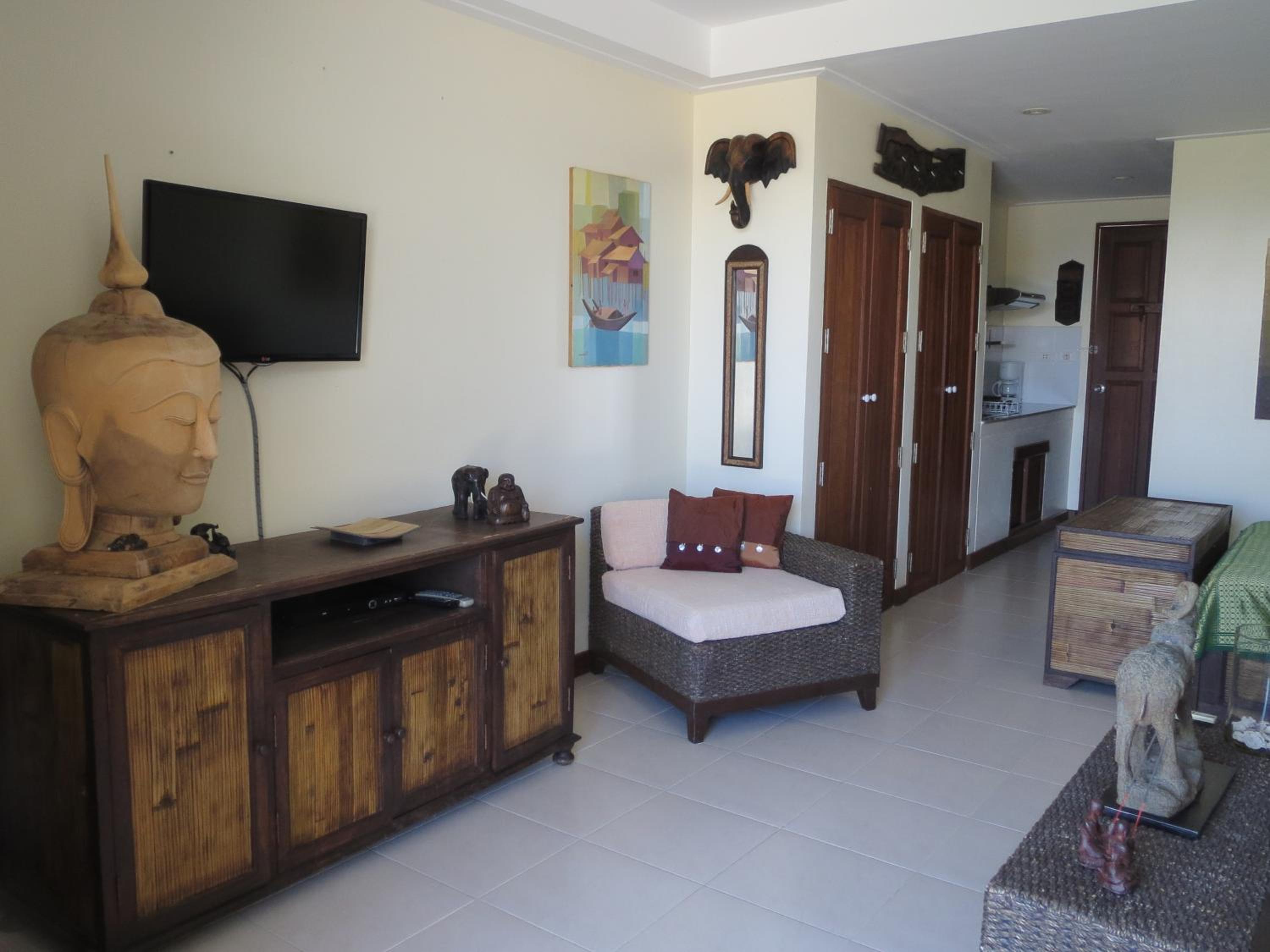 Studio Apartment photo 3