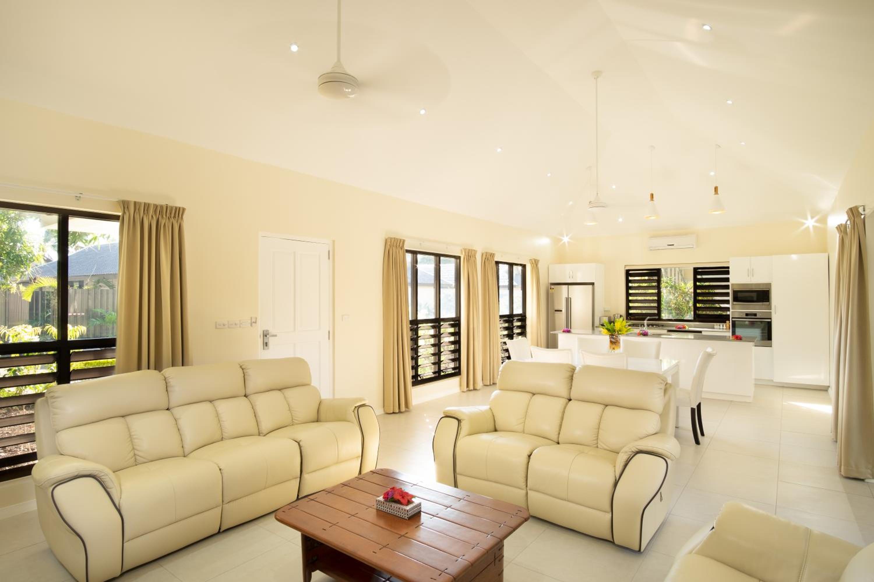 Three-Bedroom Villa - Photo 5
