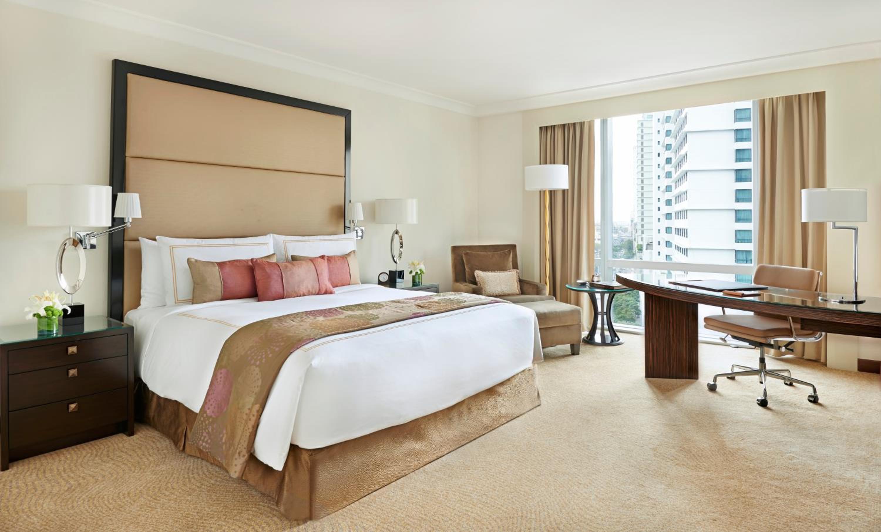Fairmont Gold King bed Room