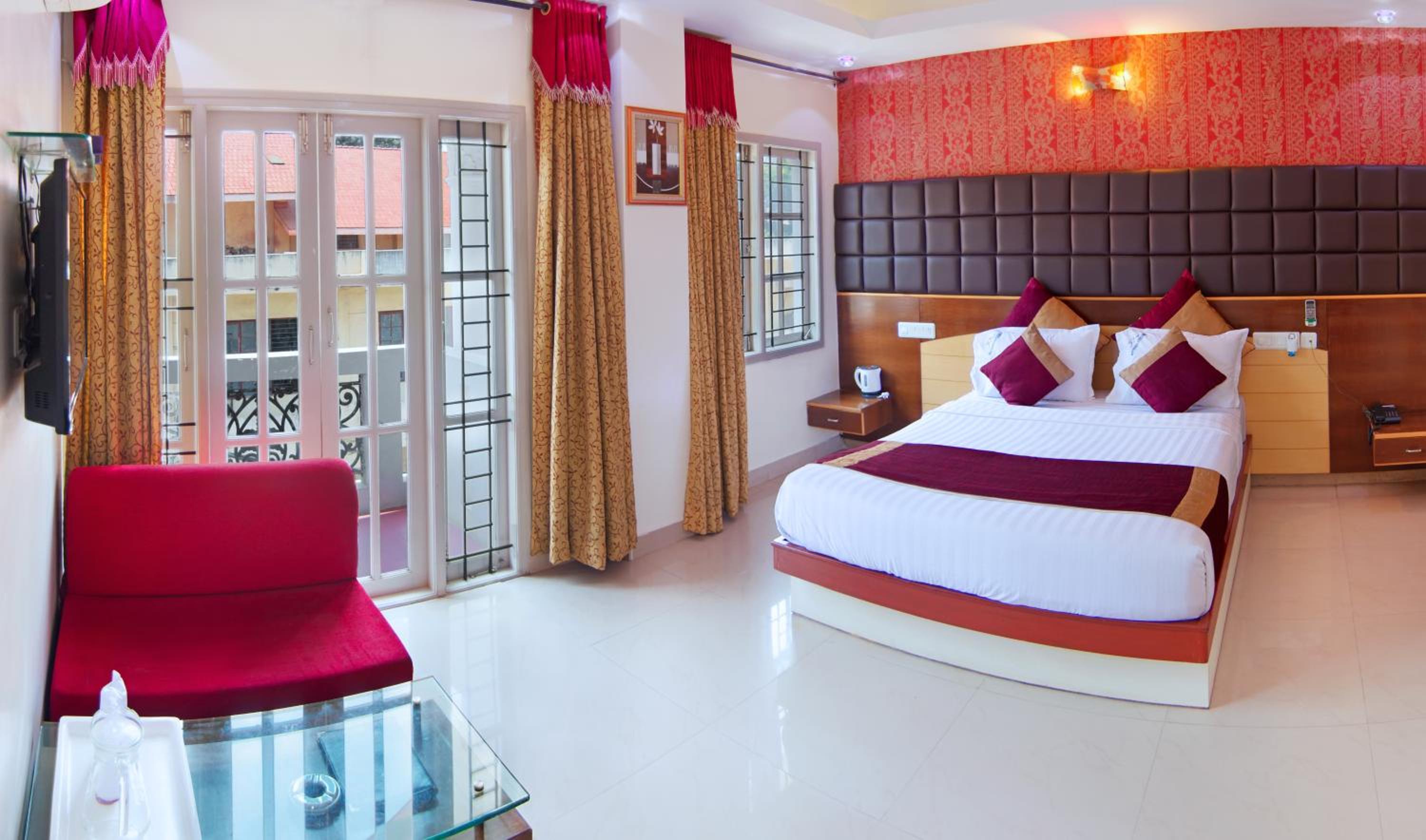 Signature Suite - Photo 16