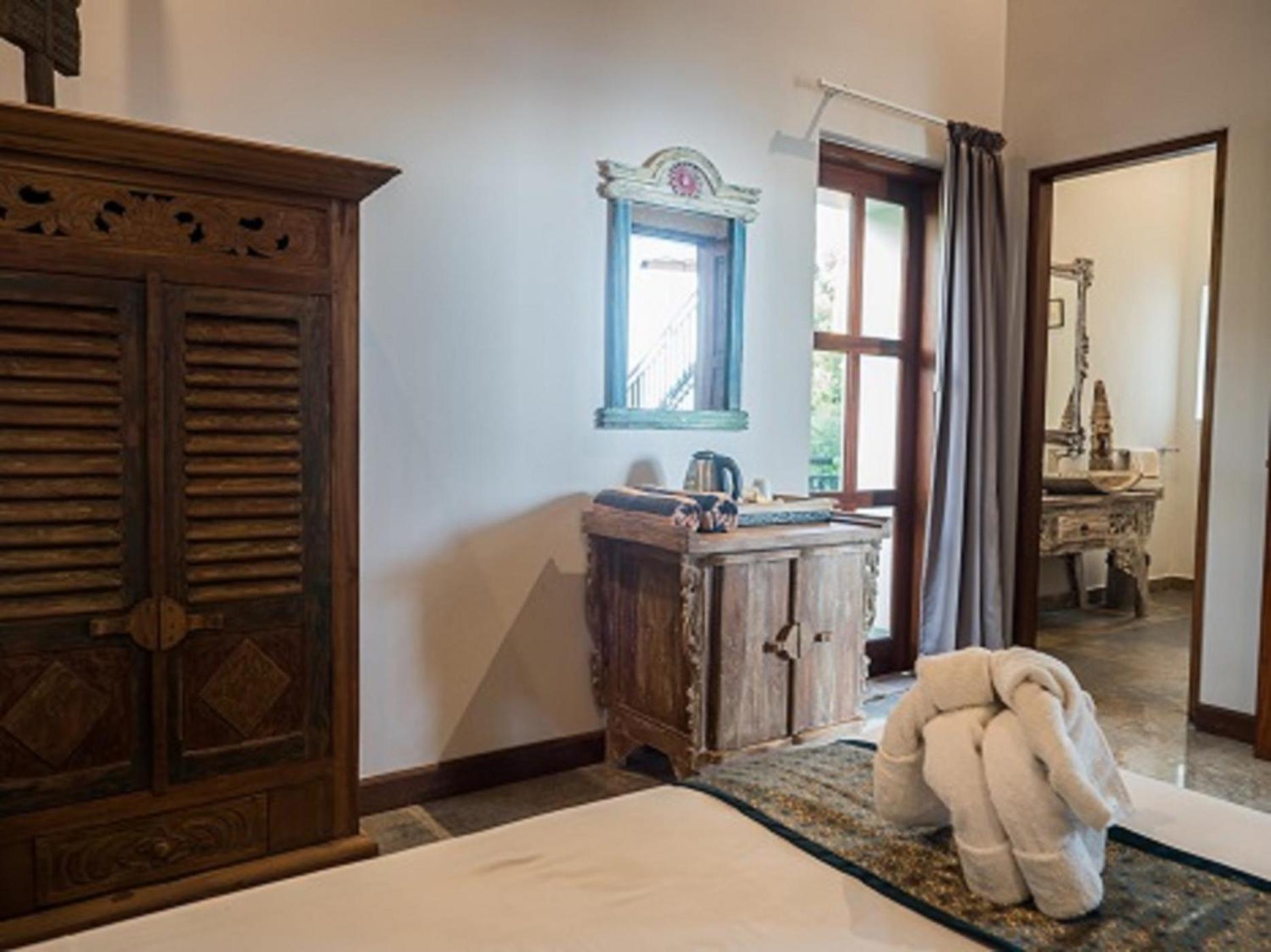 Corner Twin Room - Photo 9