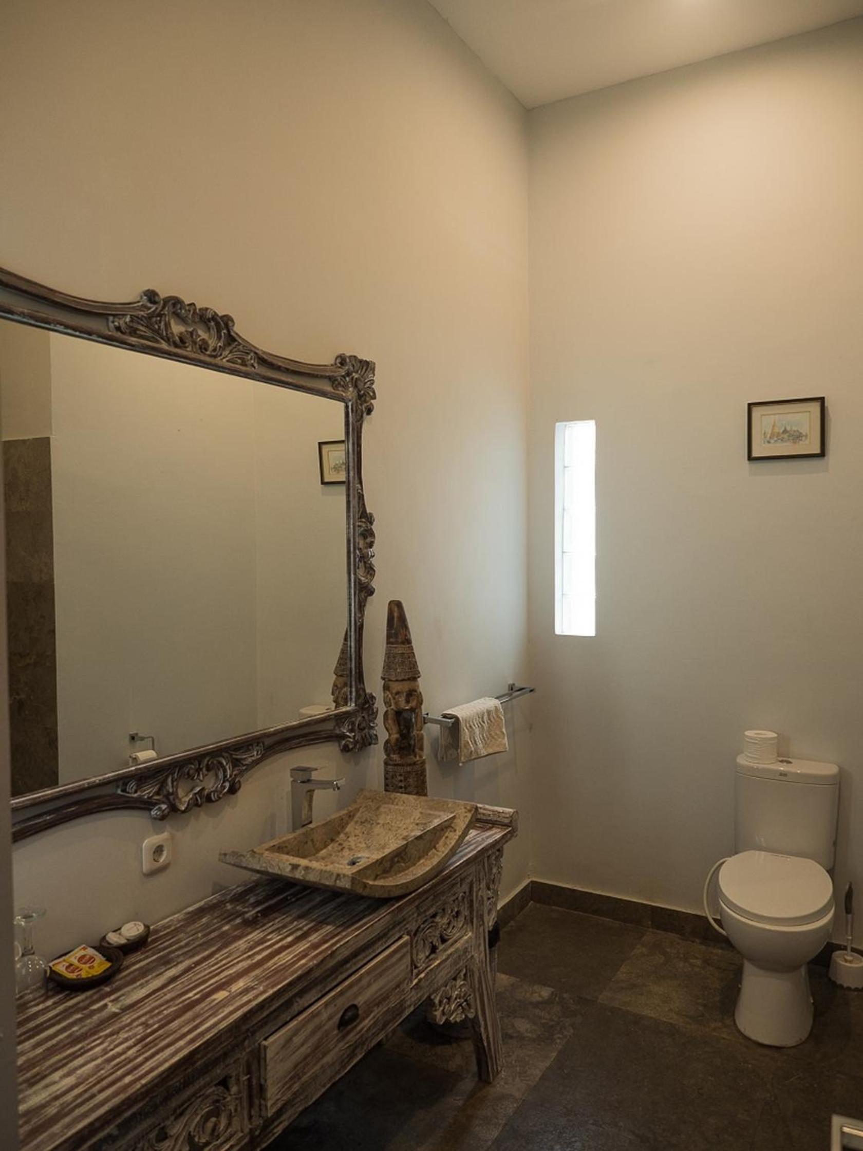 Corner Twin Room - Photo 18