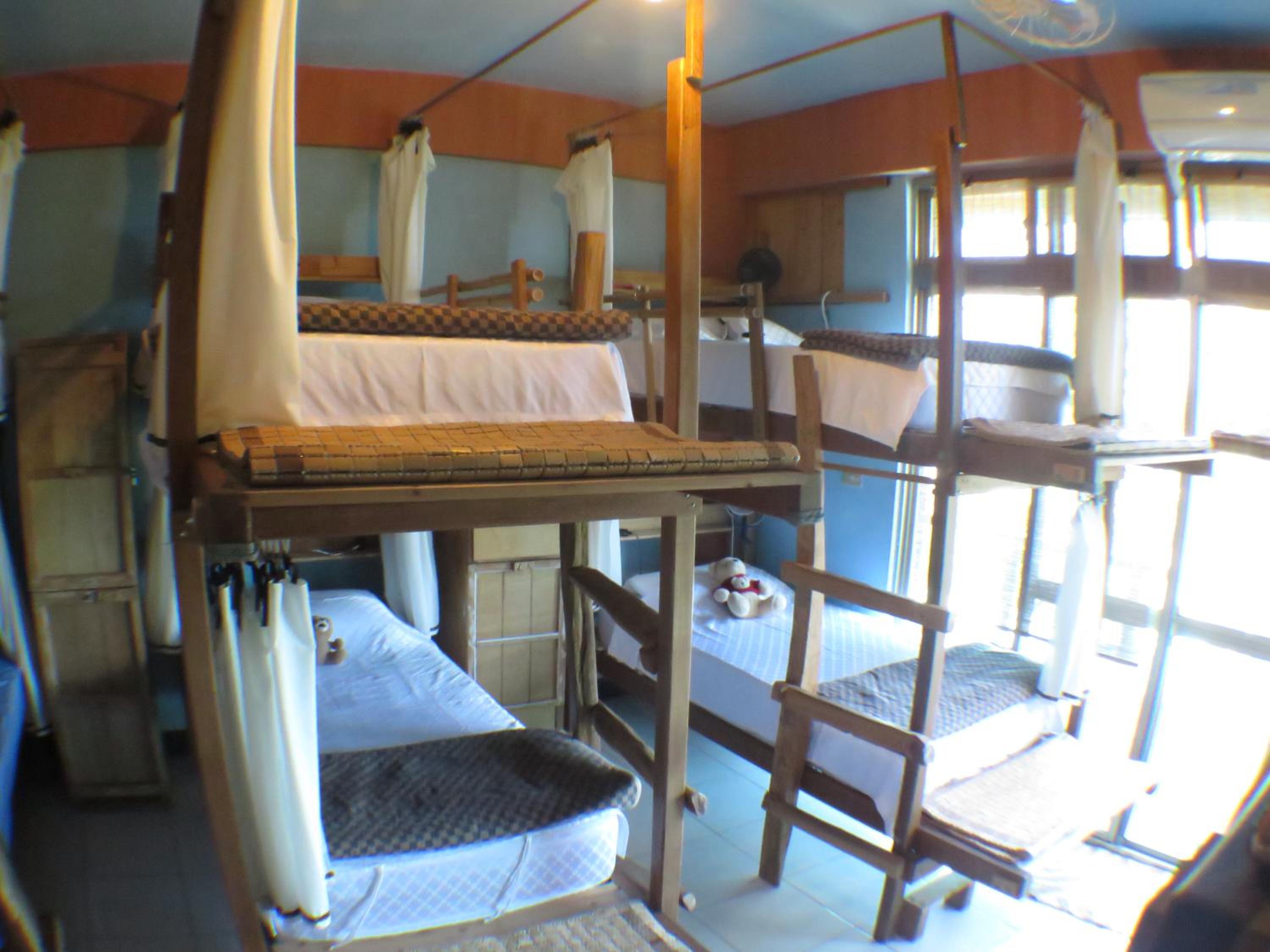 Bed in 8-Bed Mixed Dormitory Room photo 1