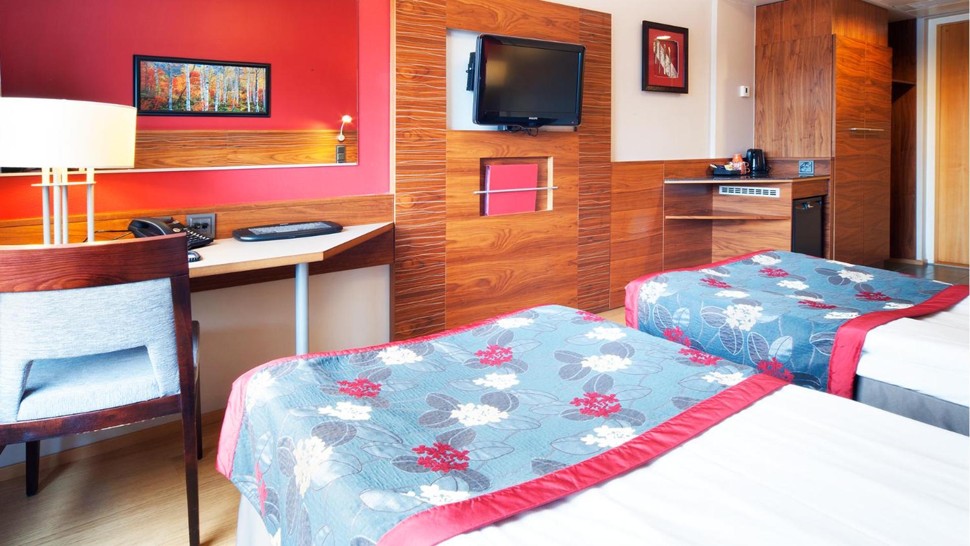 Standard Twin Room - Photo 1