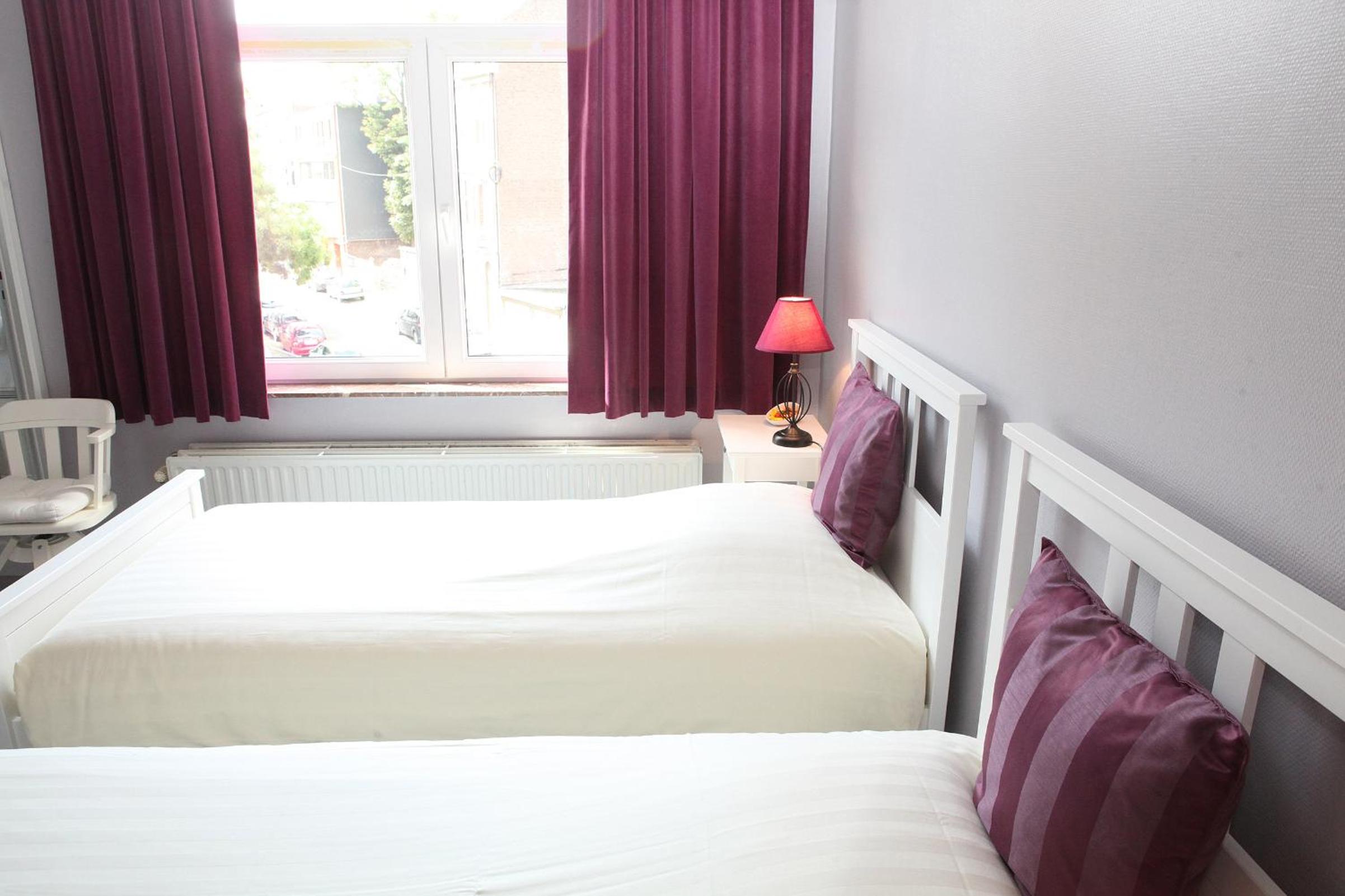 Twin Room - Photo 1