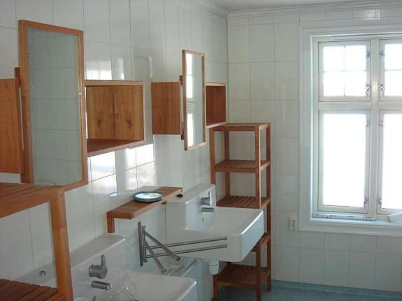 Four-Bedroom House - Photo 15